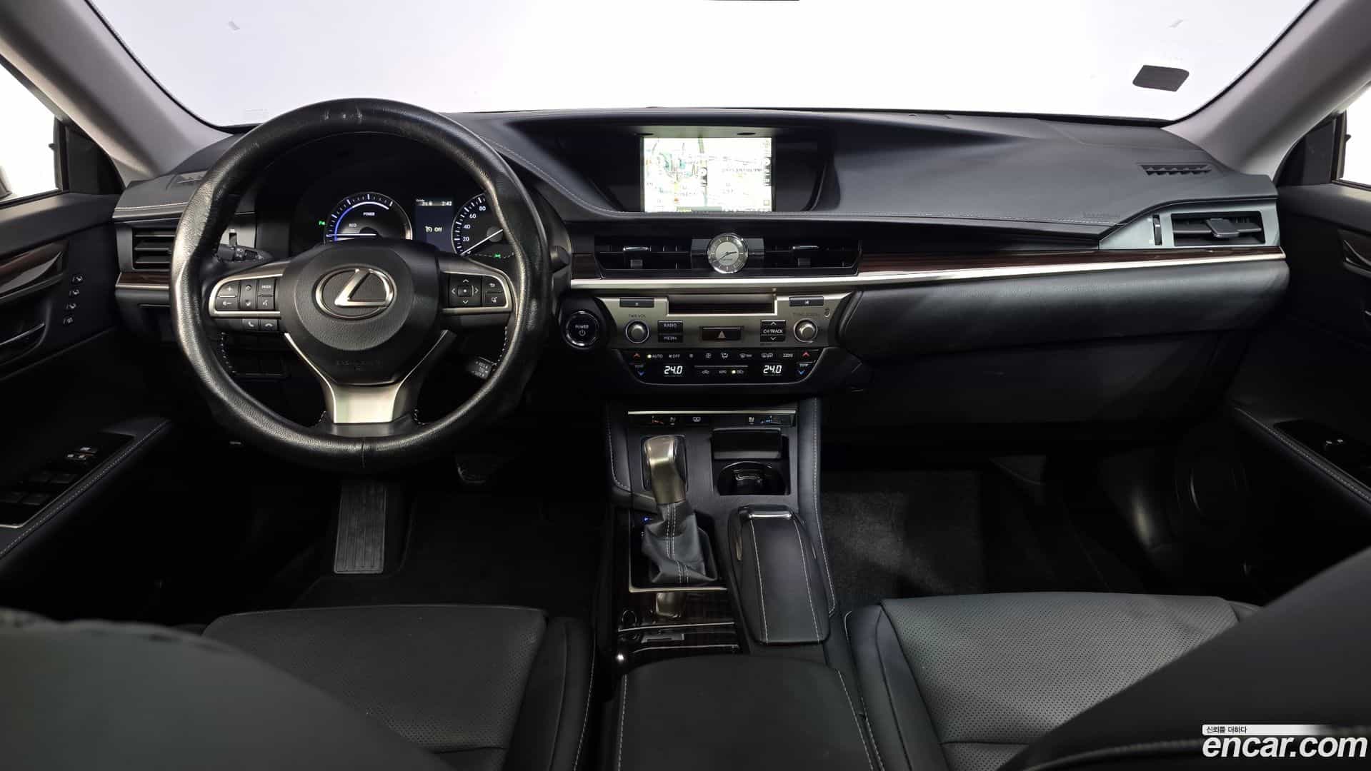ES Lexus 2017.9-INNER-007