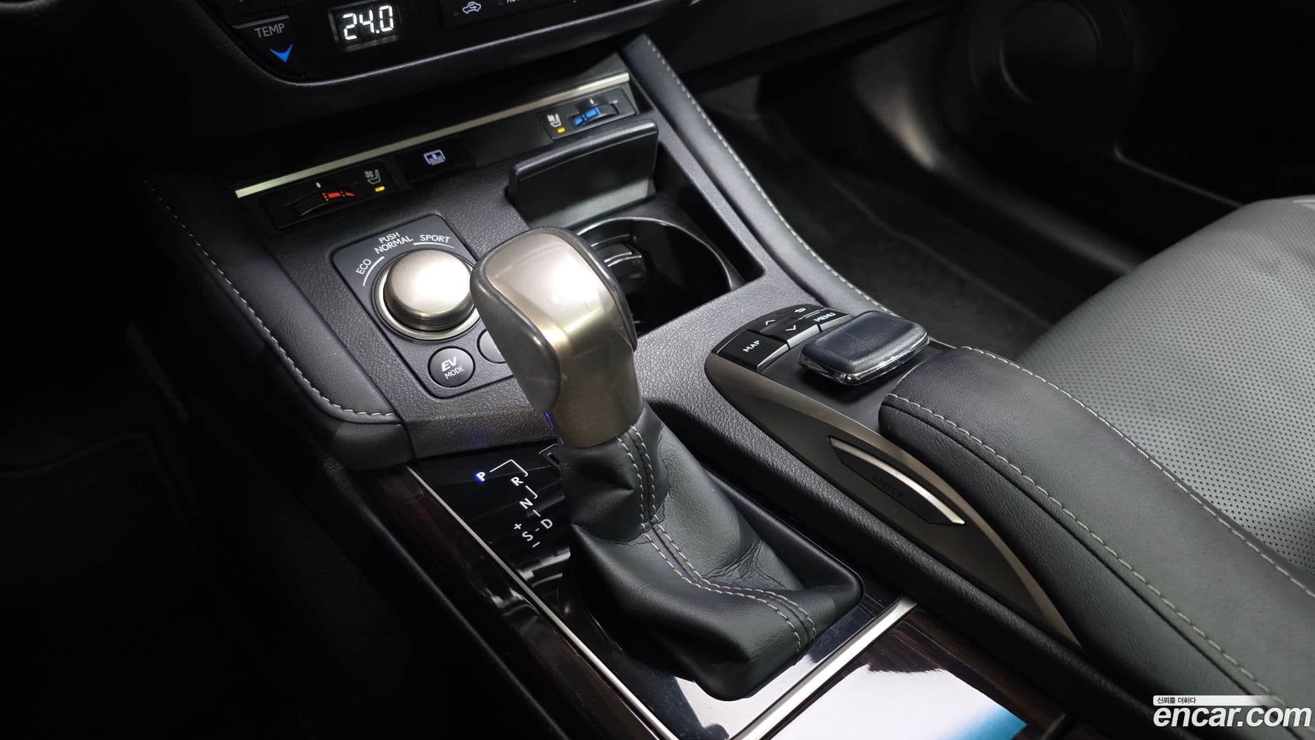 Main__Slider__Photo:ES Lexus 2017.9-8