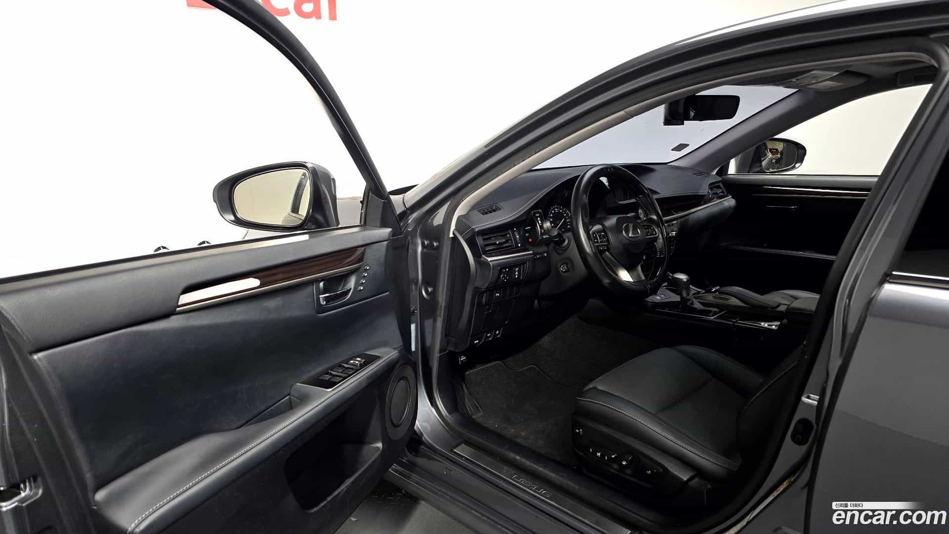 ES Lexus 2017.9-OPTION-016