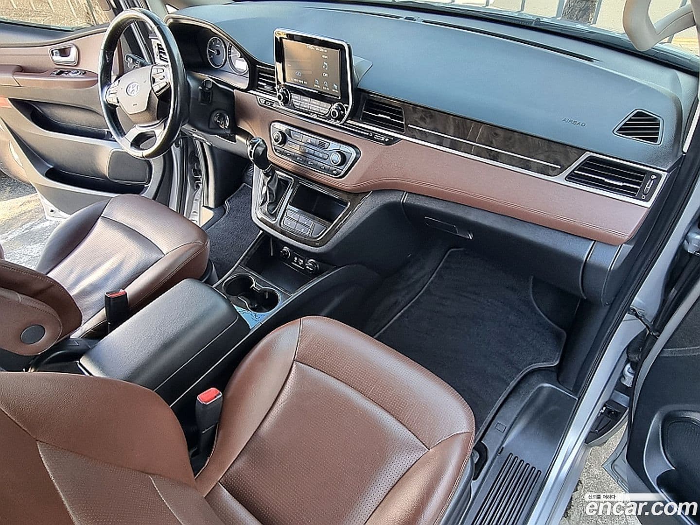 Main__Slider__Photo:Starex Hyundai 2018.6-6