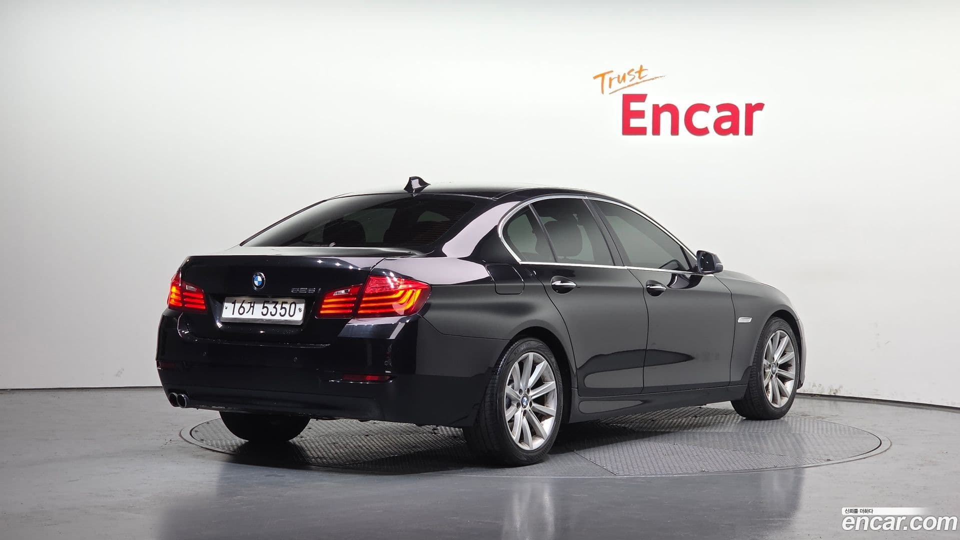 Main__Slider__Photo:5-Series BMW 2013.11-1