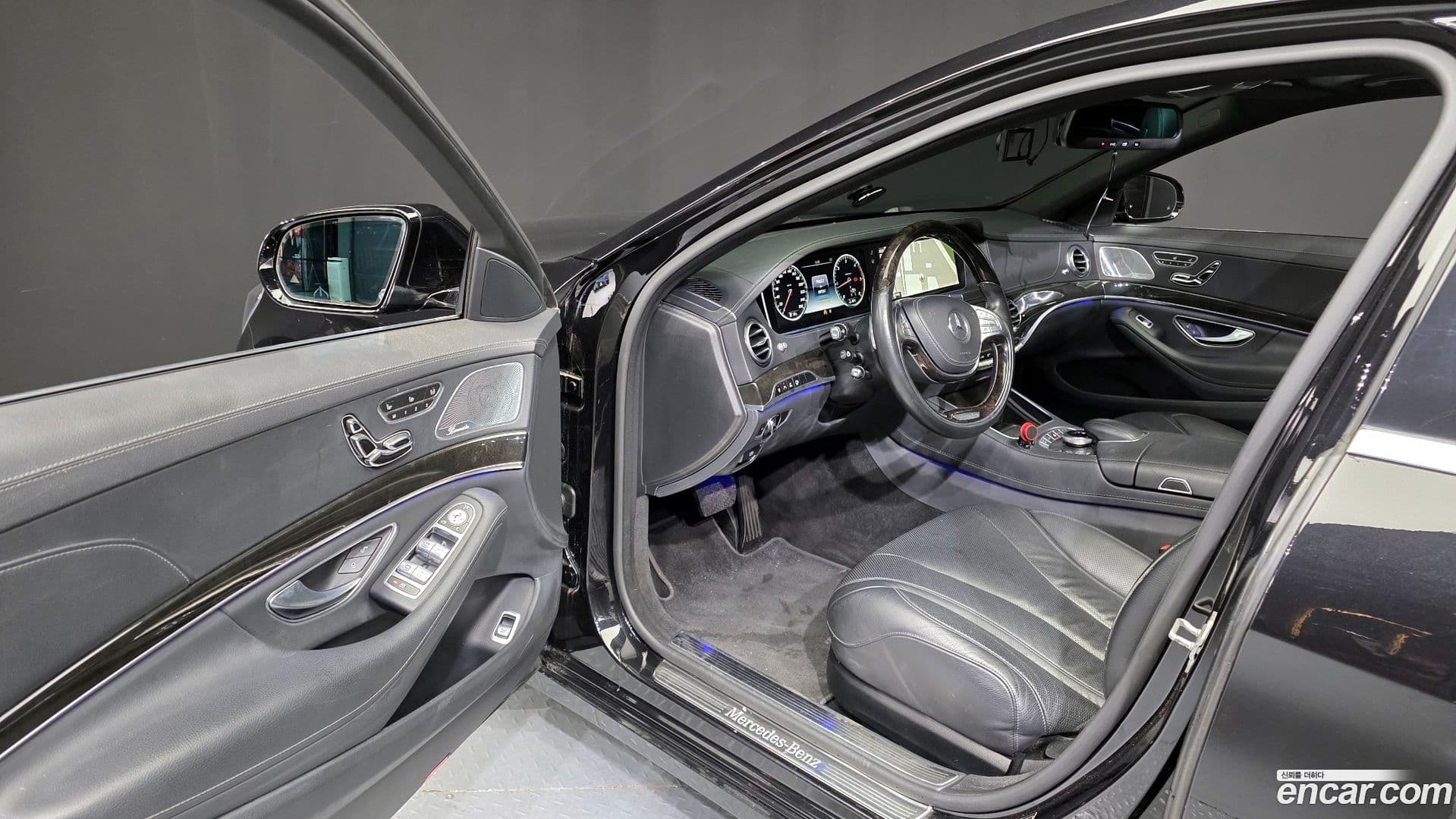 Main__Slider__Photo:S-Class Mercedes-Benz 2015.2-9