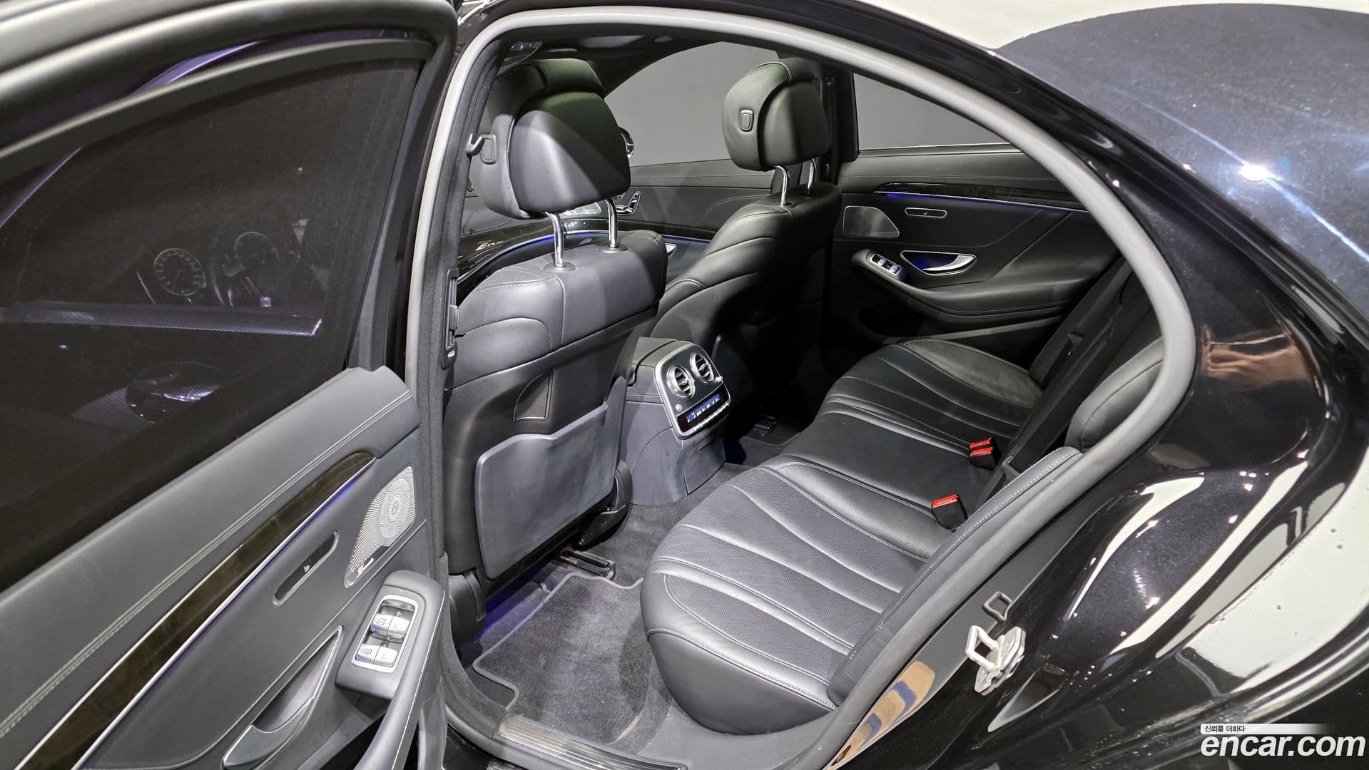 Main__Slider__Photo:S-Class Mercedes-Benz 2015.2-10