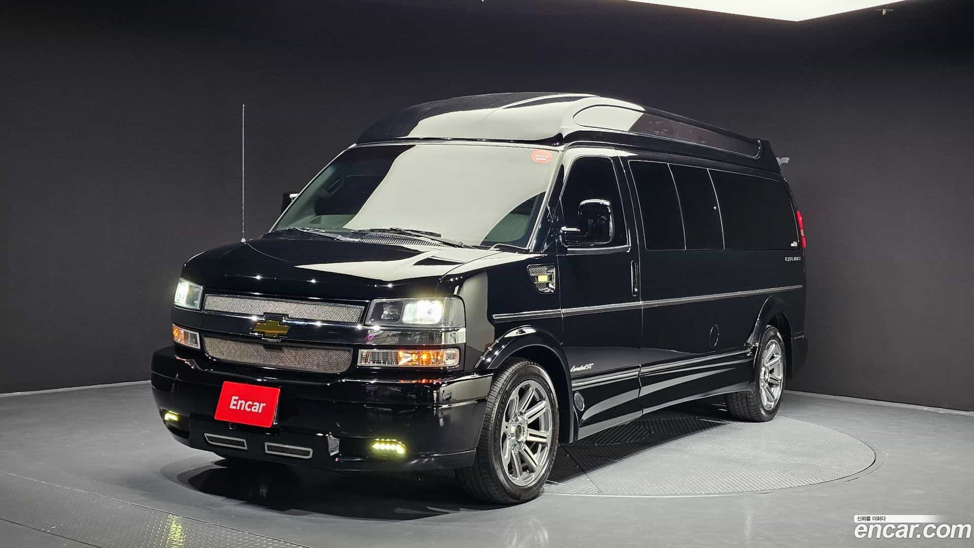 Express Van Chevrolet 2019.9-OUTER-001