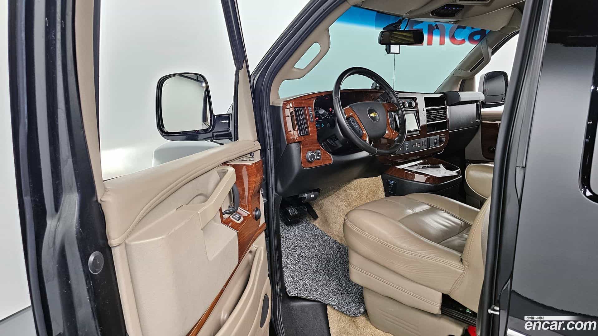 Express Van Chevrolet 2019.9-INNER-010