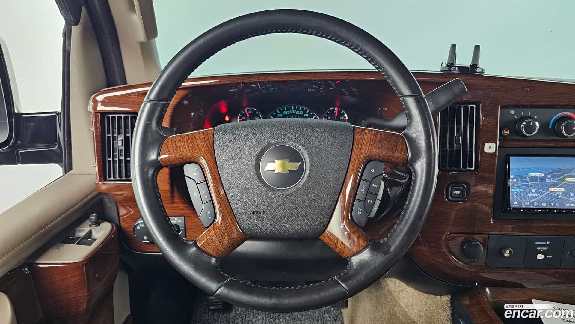 Express Van Chevrolet 2019.9-OPTION-018