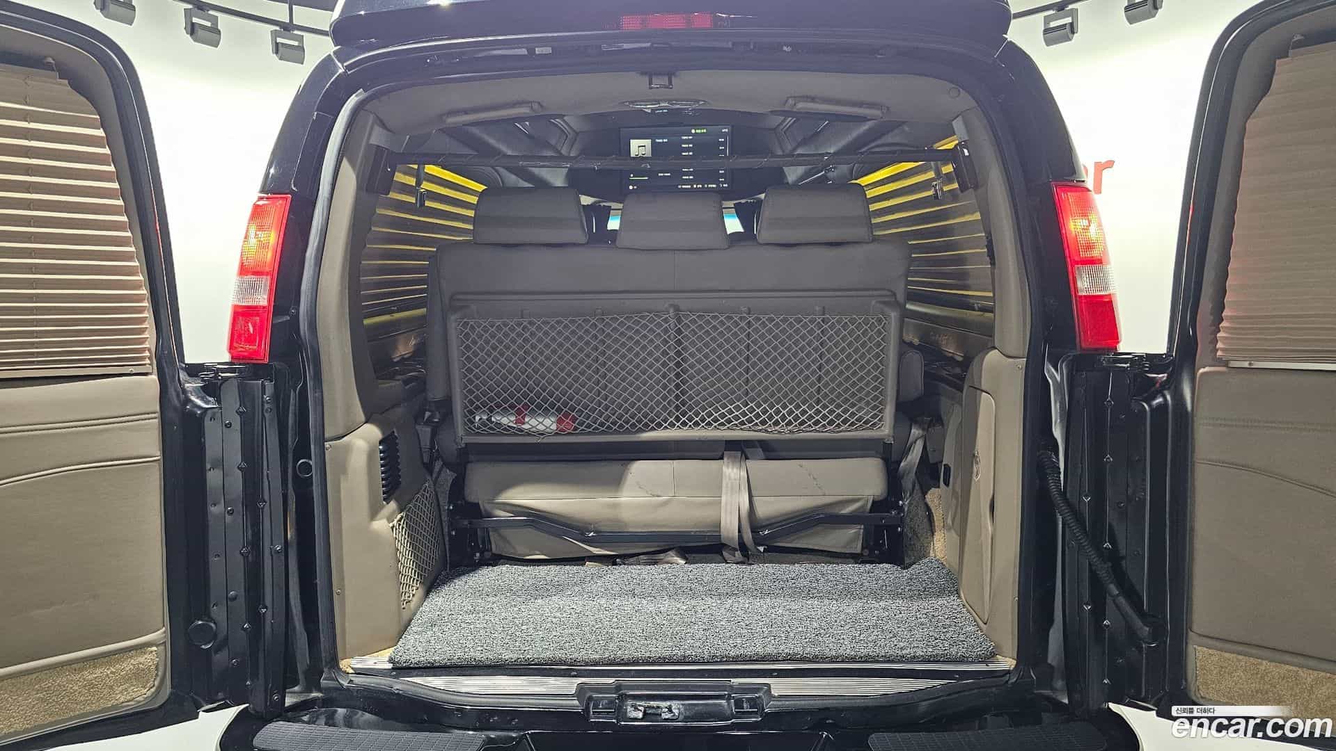 Express Van Chevrolet 2019.9-OPTION-024