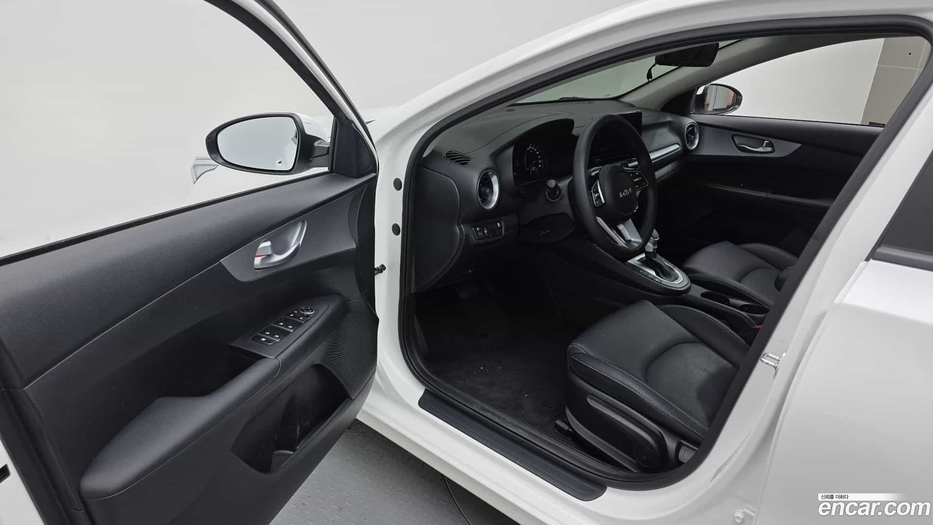 K3 Kia 2023.11-INNER-010