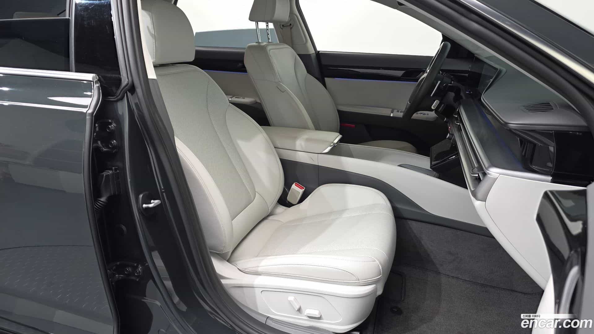 Grandeur Hyundai 2023.0-INNER-010