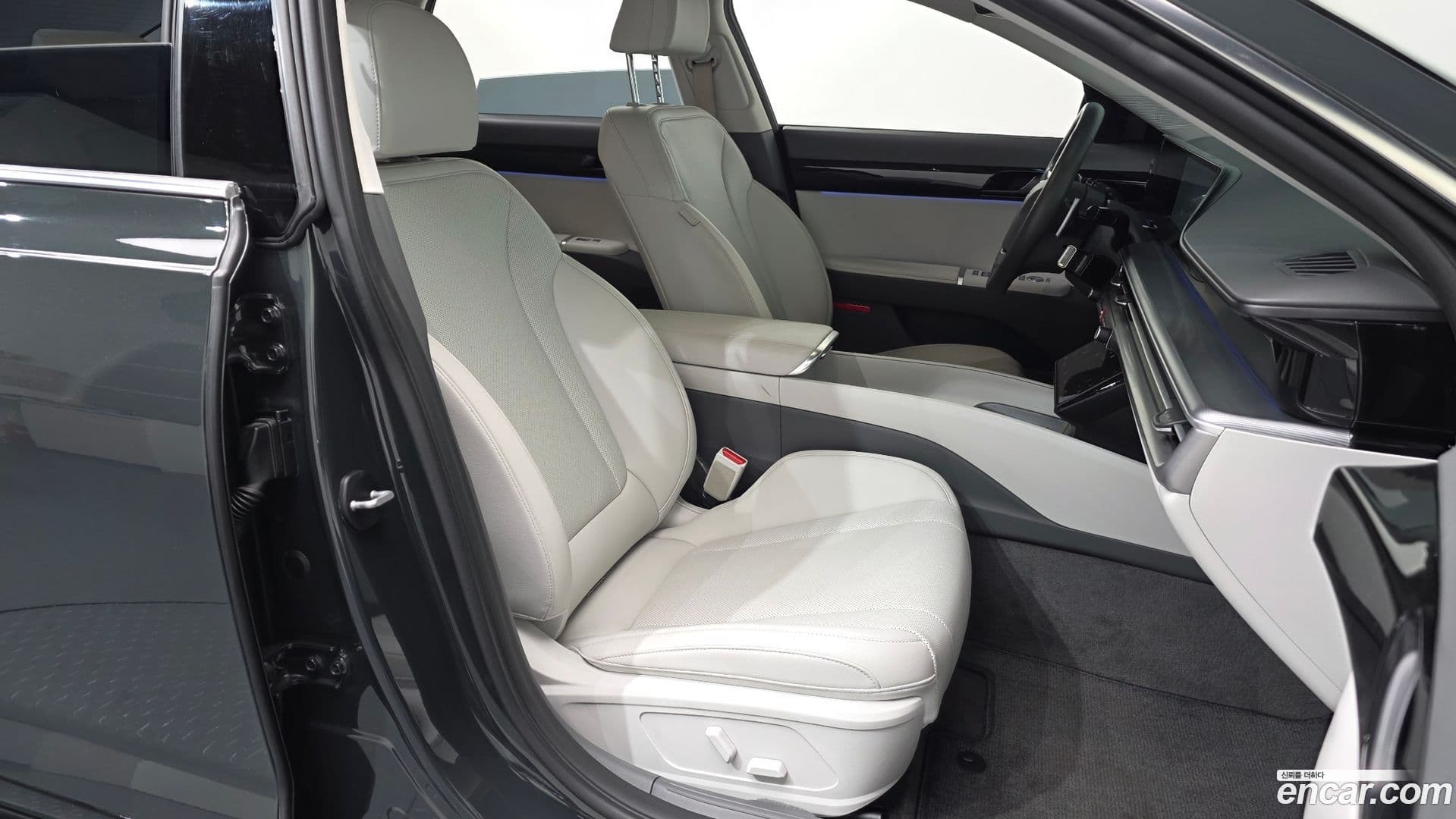 Main__Slider__Photo:Grandeur Hyundai 2023.0-9