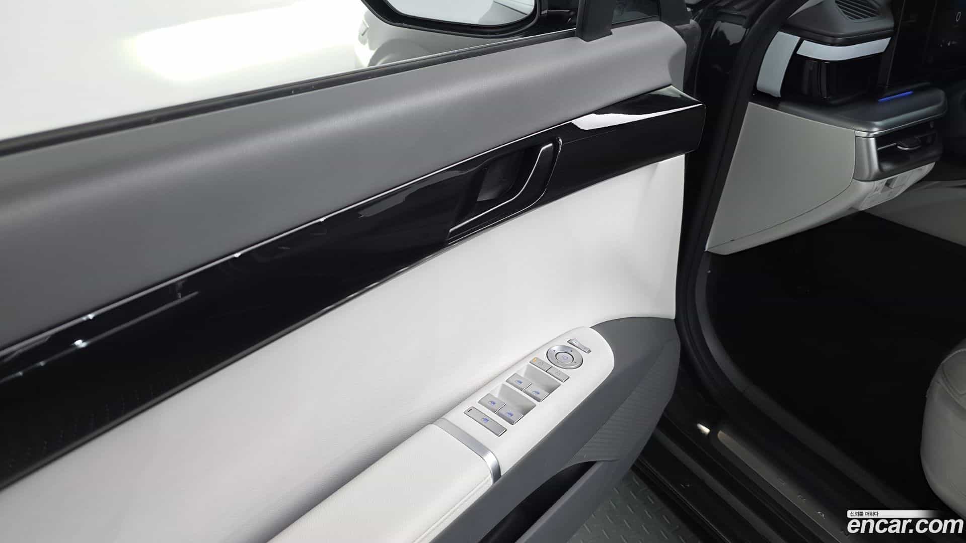 Grandeur Hyundai 2023.0-OPTION-018