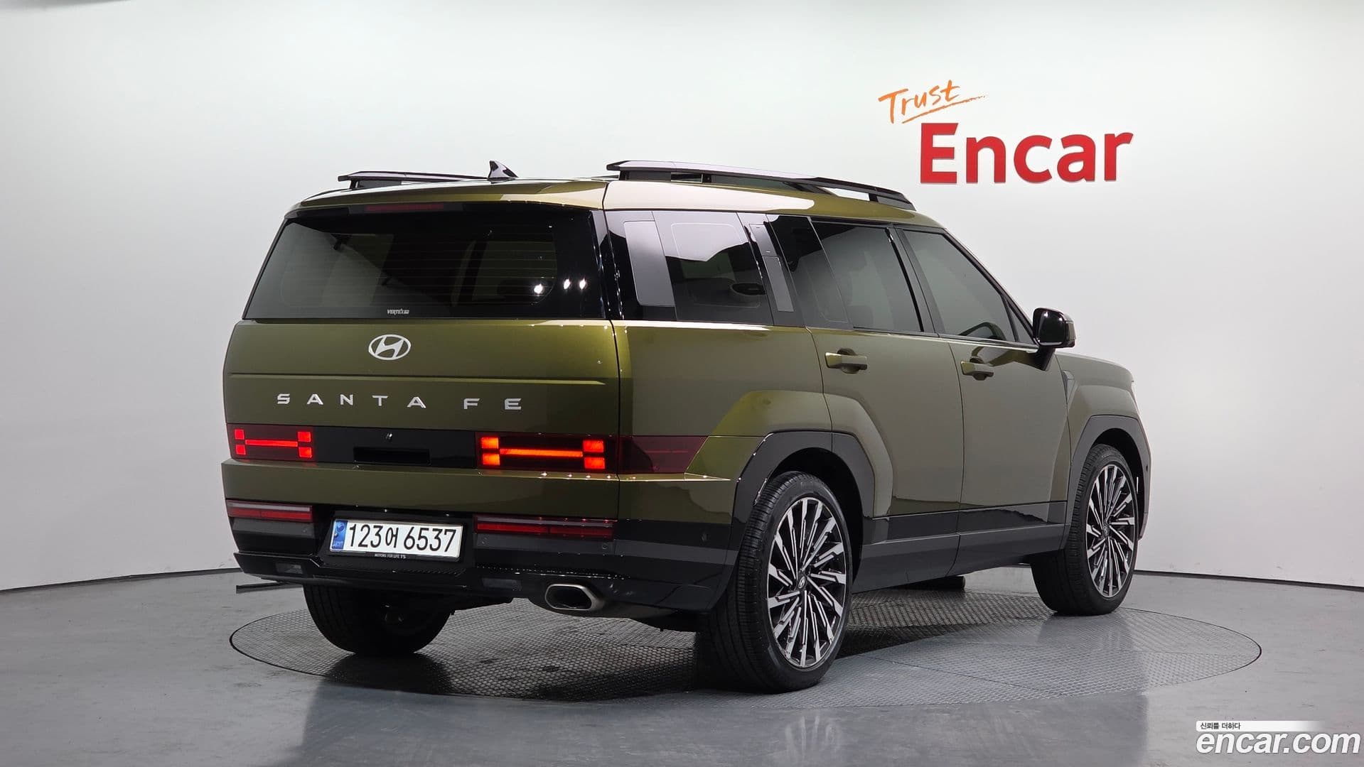 Main__Slider__Photo:Santafe Hyundai 2023.9-1