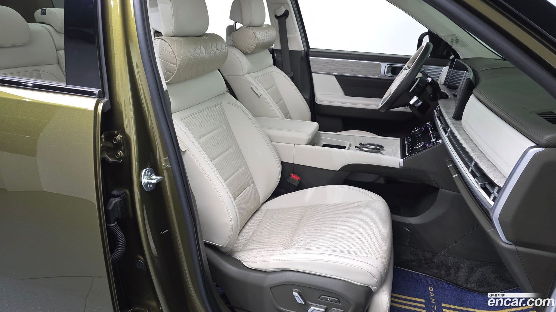 Main__Slider__Photo:Santafe Hyundai 2023.9-9