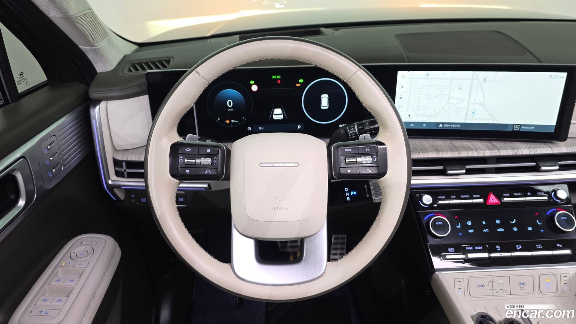 Main__Slider__Photo:Santafe Hyundai 2023.9-12