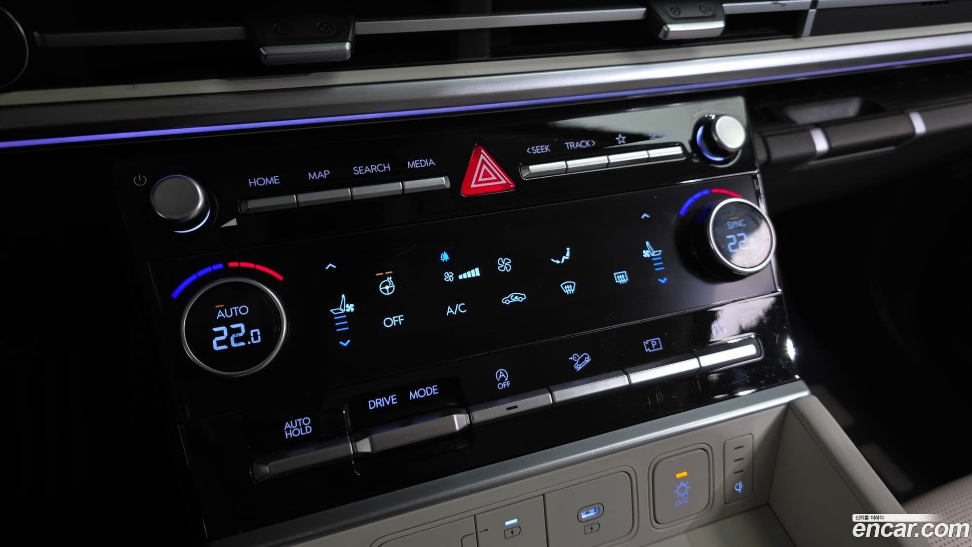 Main__Slider__Photo:Santafe Hyundai 2023.9-16