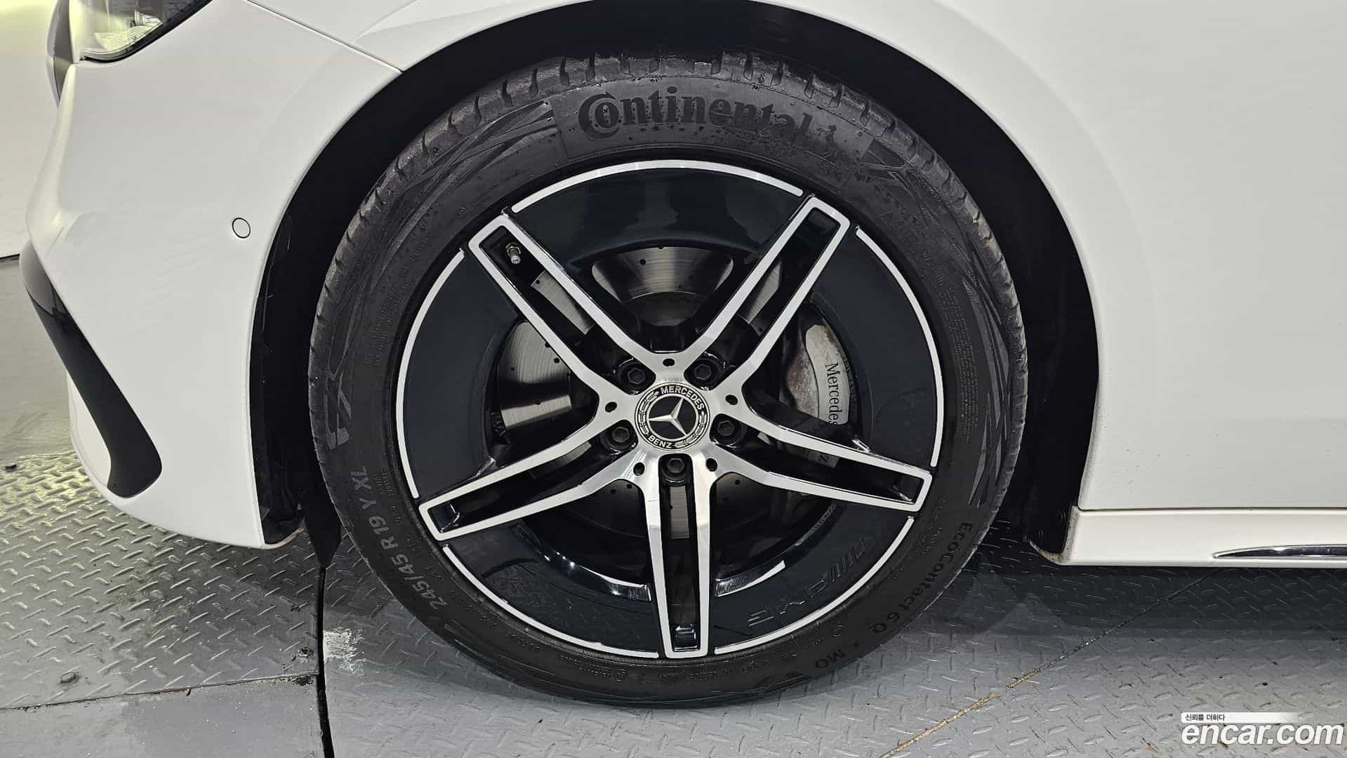 E-Class Mercedes-Benz 2024.5-OUTER-005