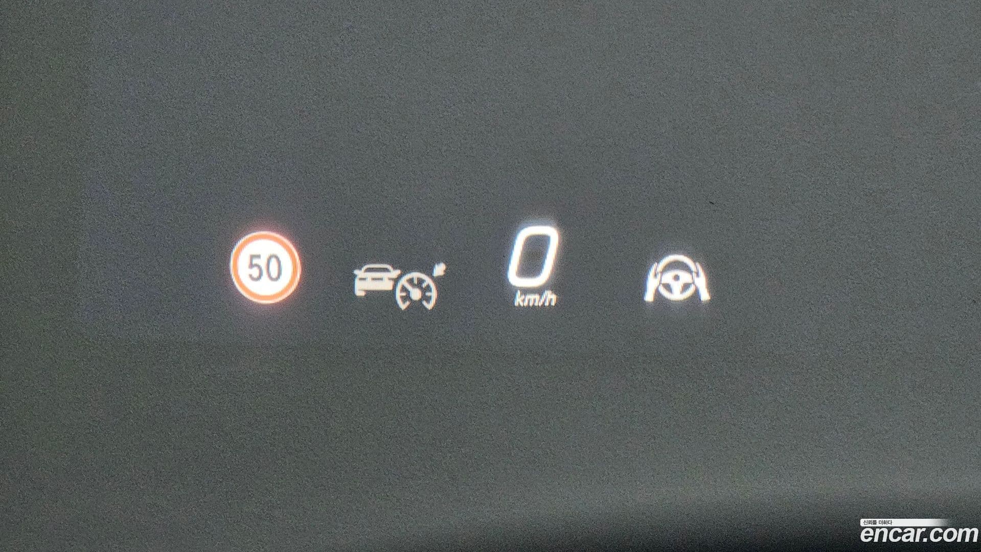 Main__Slider__Photo:E-Class Mercedes-Benz 2024.5-17