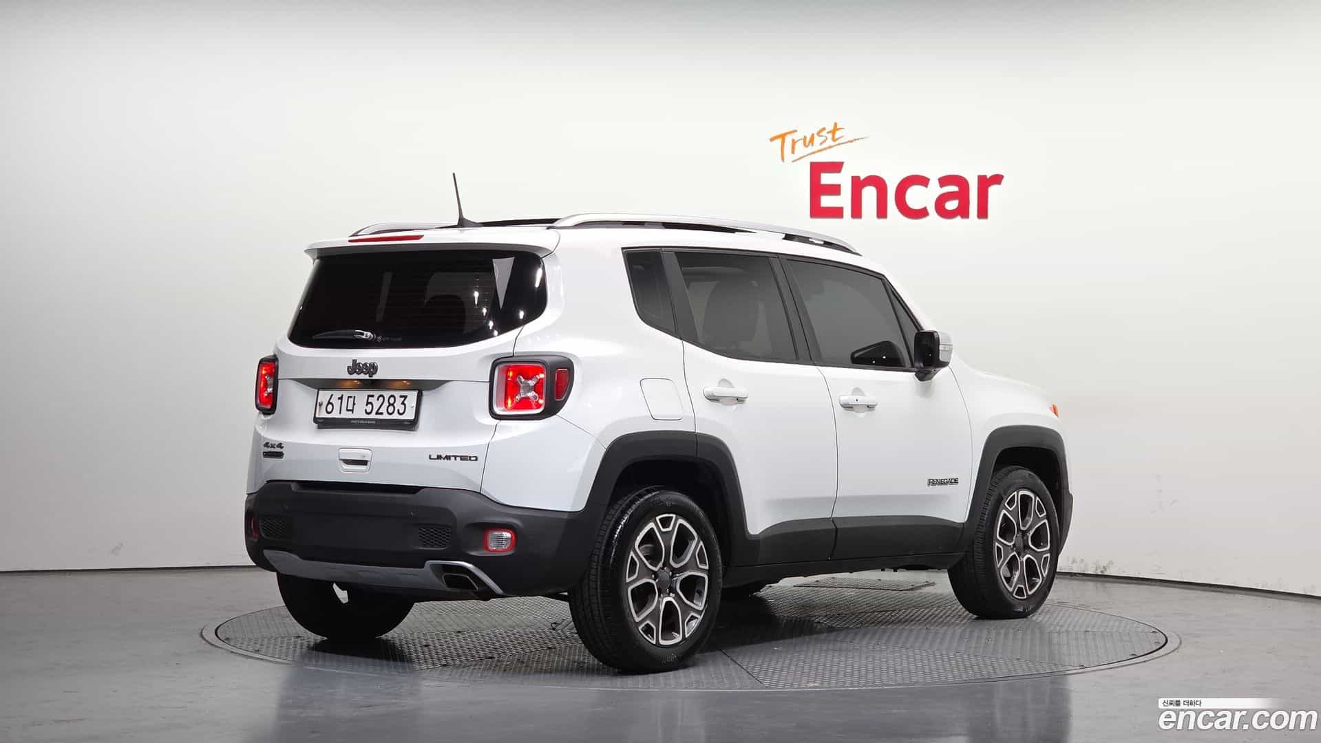 Renegade Jeep 2018.11-OUTER-002