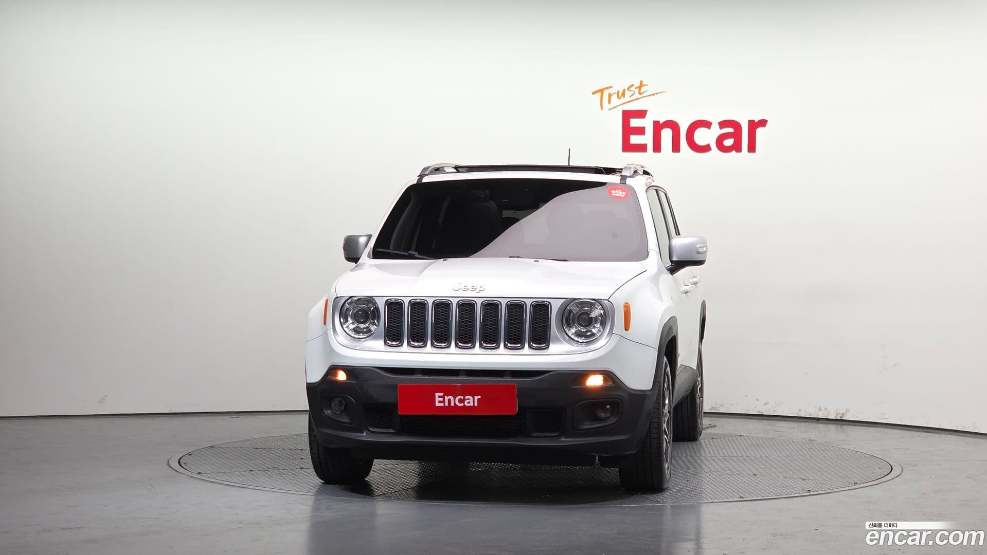 Main__Slider__Photo:Renegade Jeep 2018.11-2