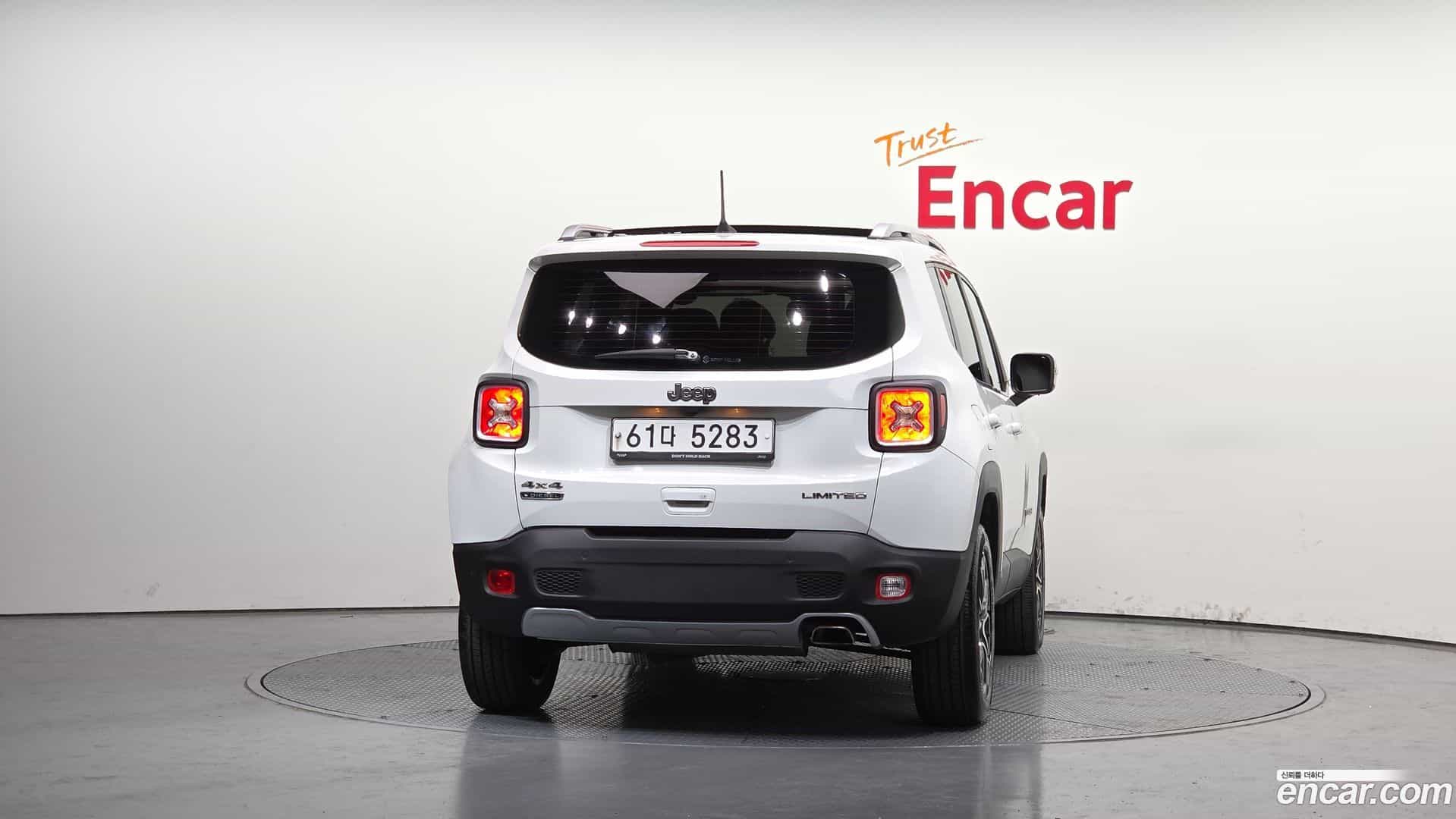 Renegade Jeep 2018.11-OUTER-004