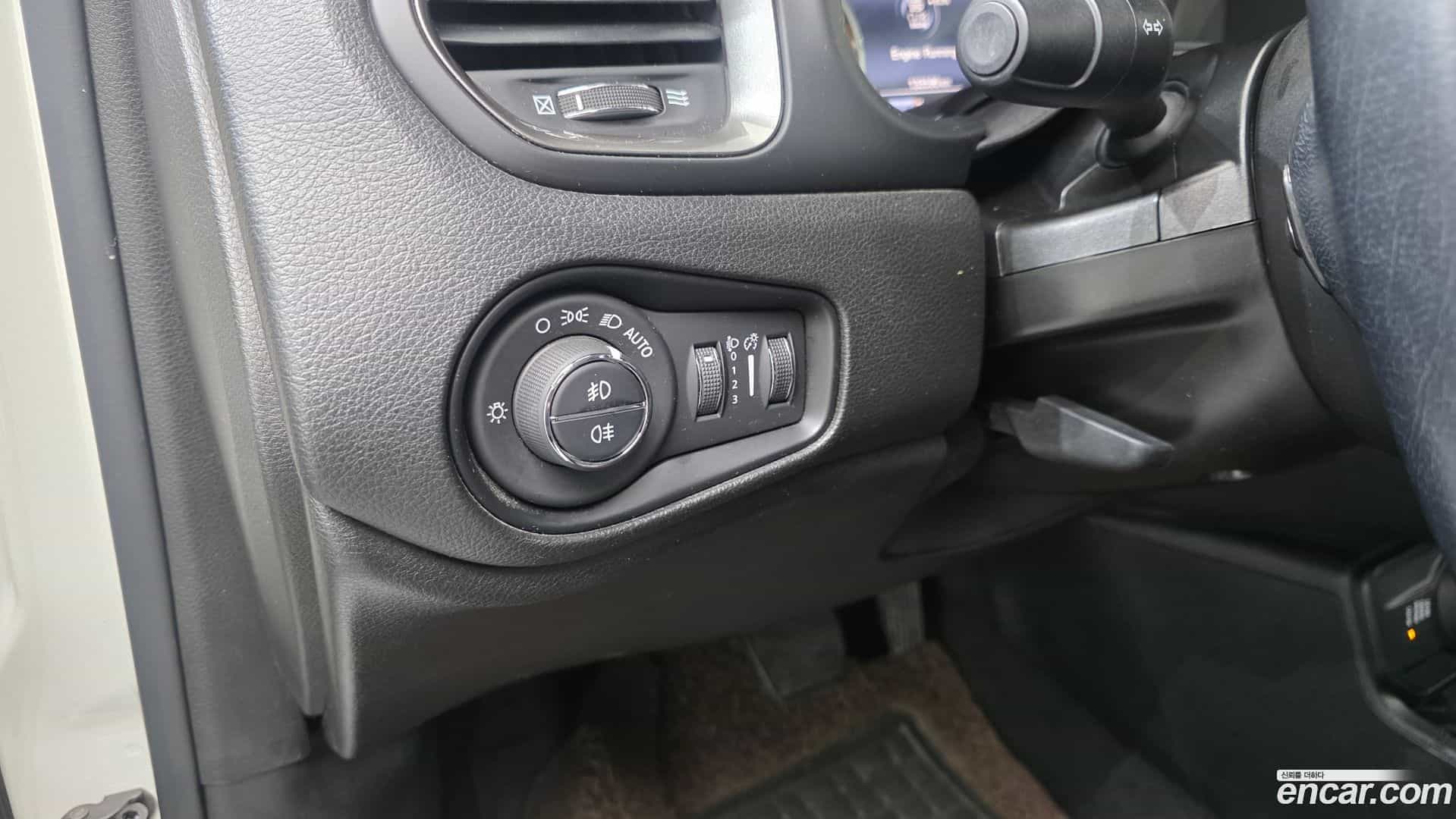 Renegade Jeep 2018.11-OPTION-019