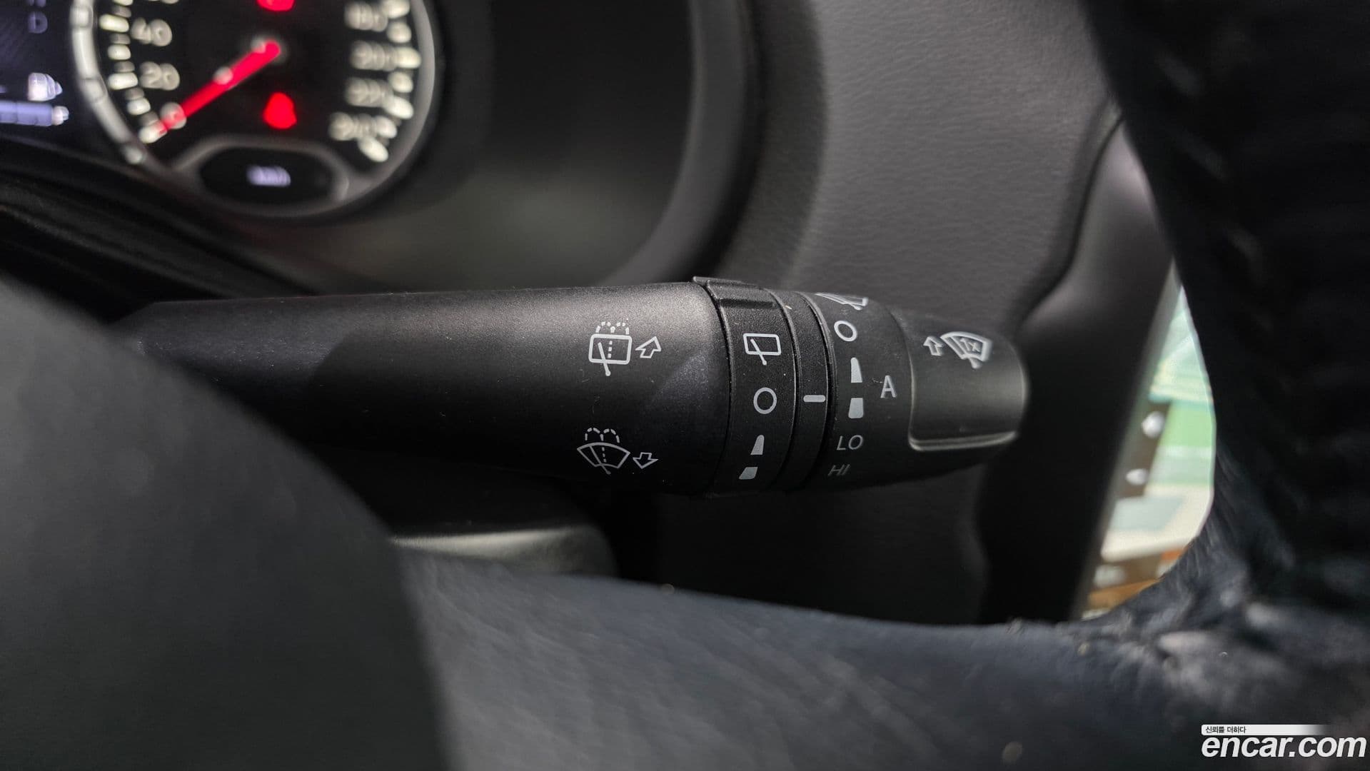 Main__Slider__Photo:Renegade Jeep 2018.11-15