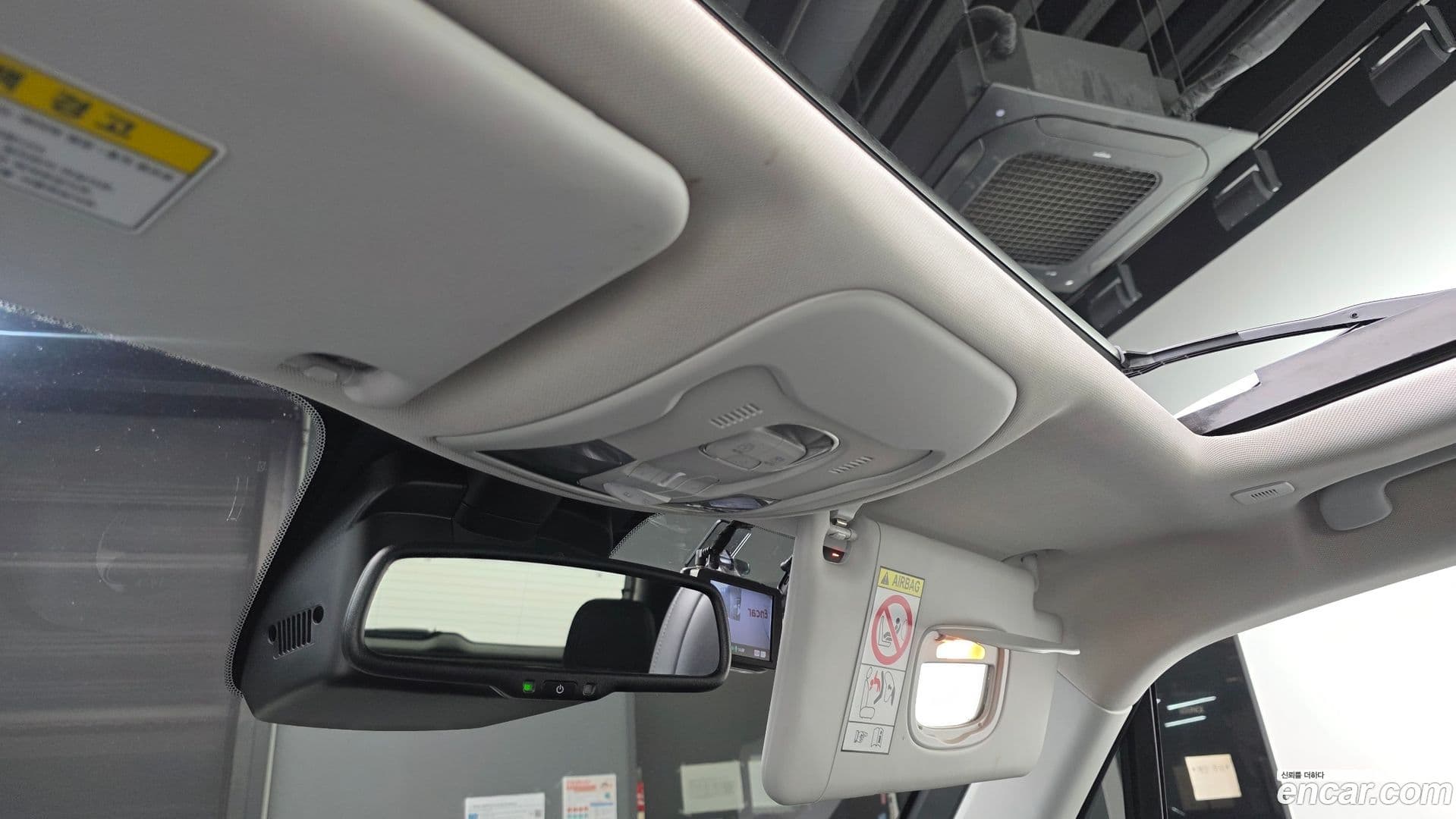 Main__Slider__Photo:Renegade Jeep 2018.11-18