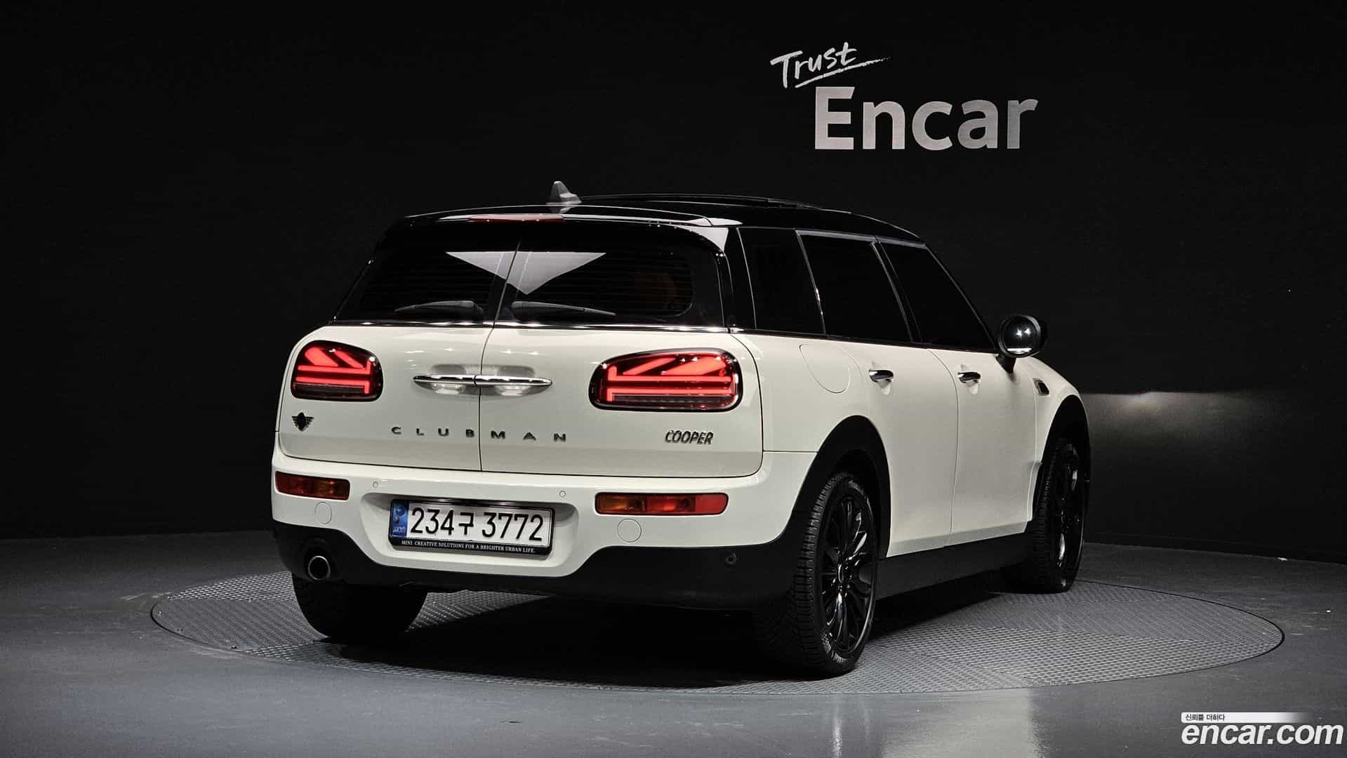 Clubman Mini 2020.11-OUTER-002