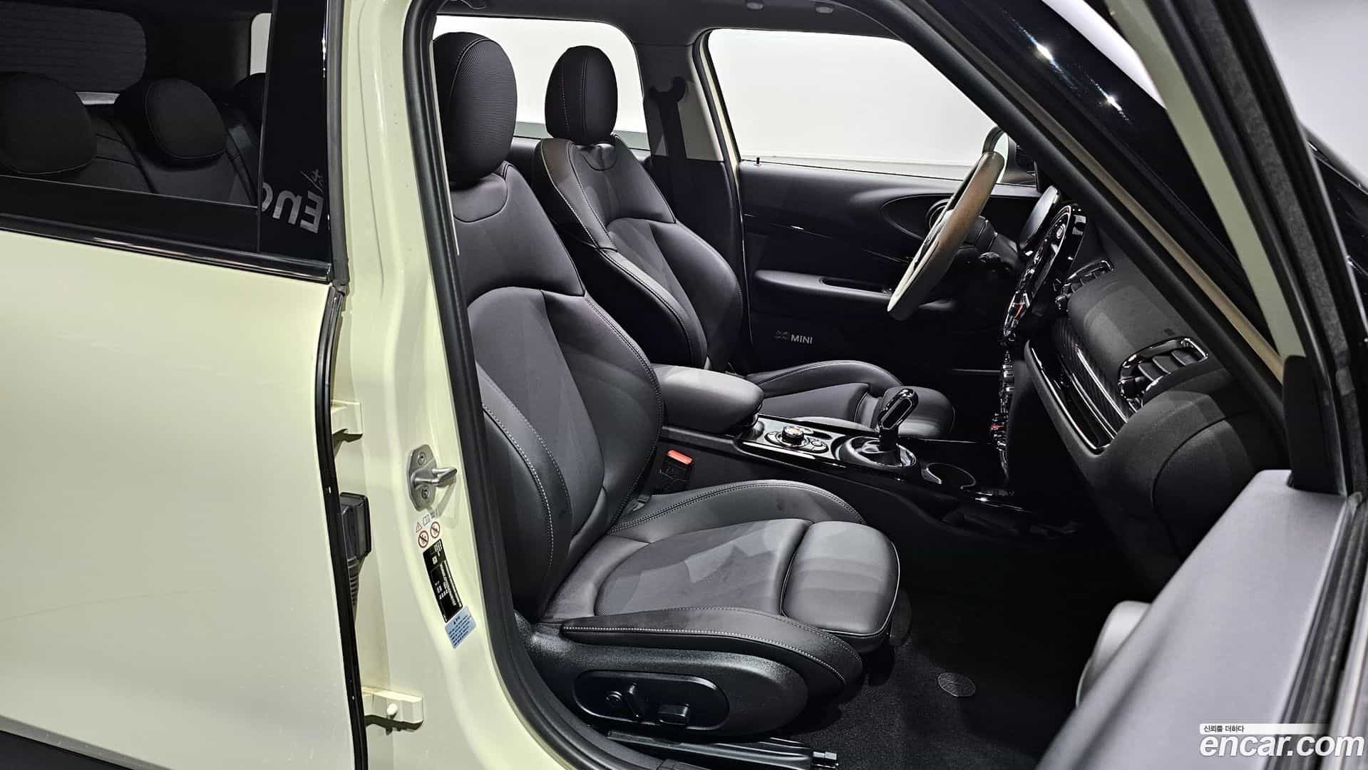 Clubman Mini 2020.11-INNER-010