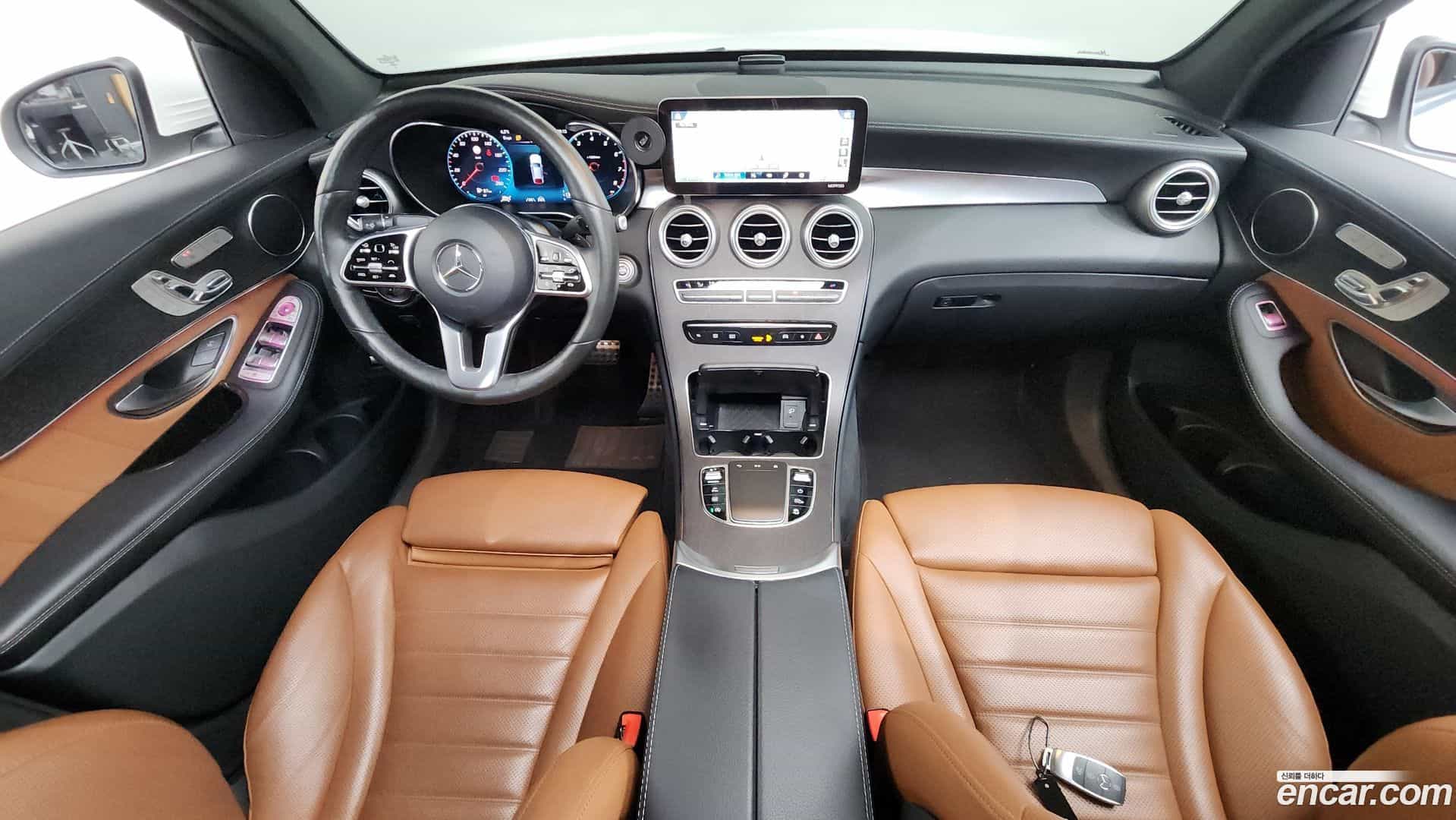 GLC-Class Mercedes-Benz 2021.3-INNER-007