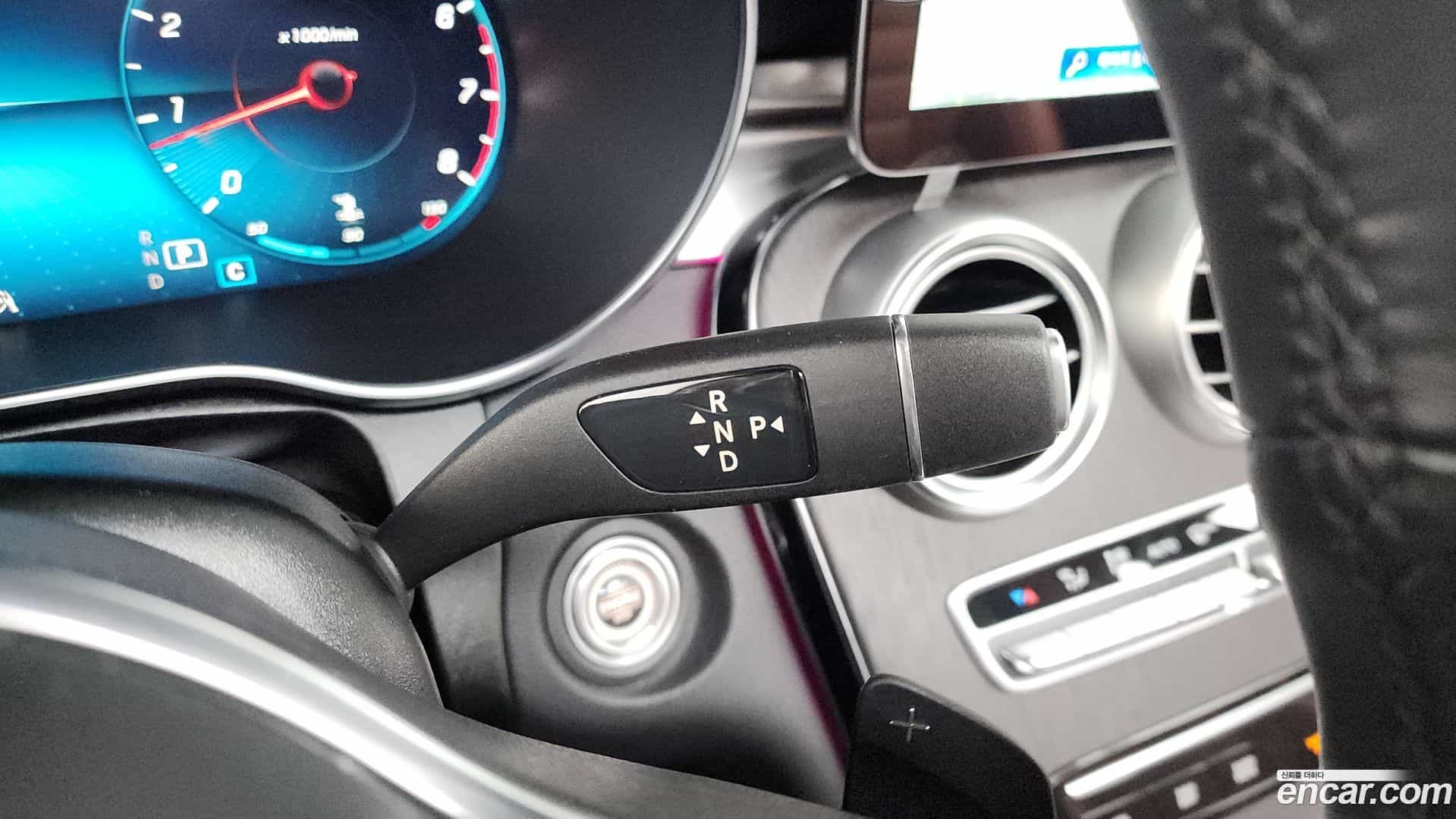 GLC-Class Mercedes-Benz 2021.3-INNER-009