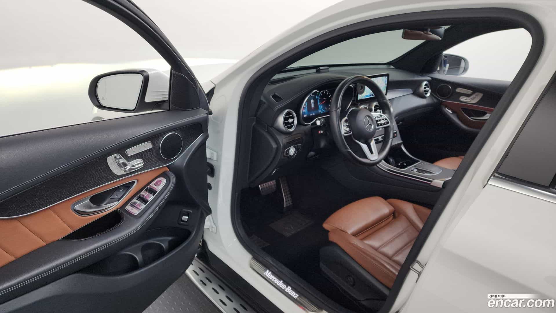 GLC-Class Mercedes-Benz 2021.3-INNER-010