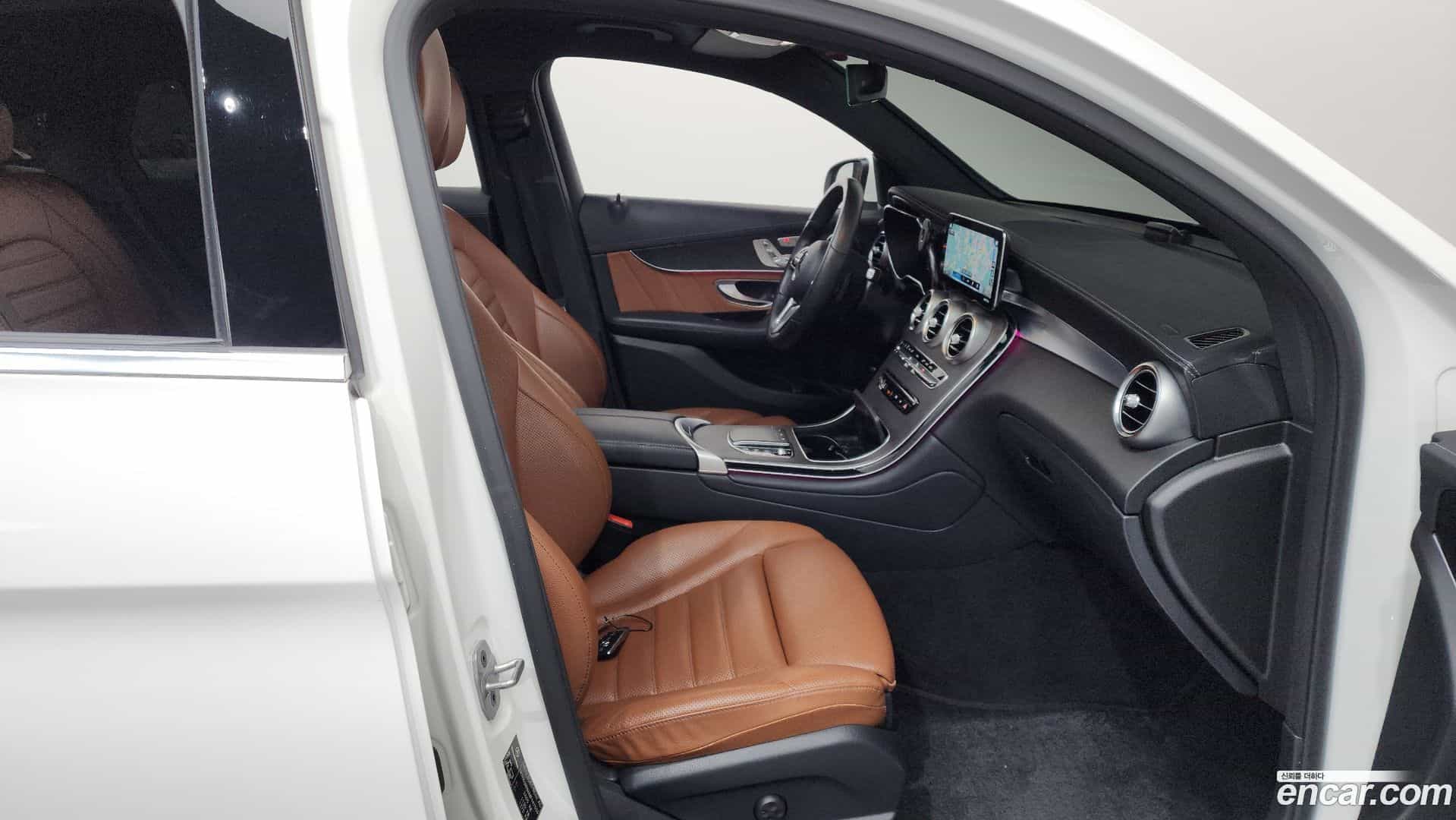 GLC-Class Mercedes-Benz 2021.3-OPTION-015