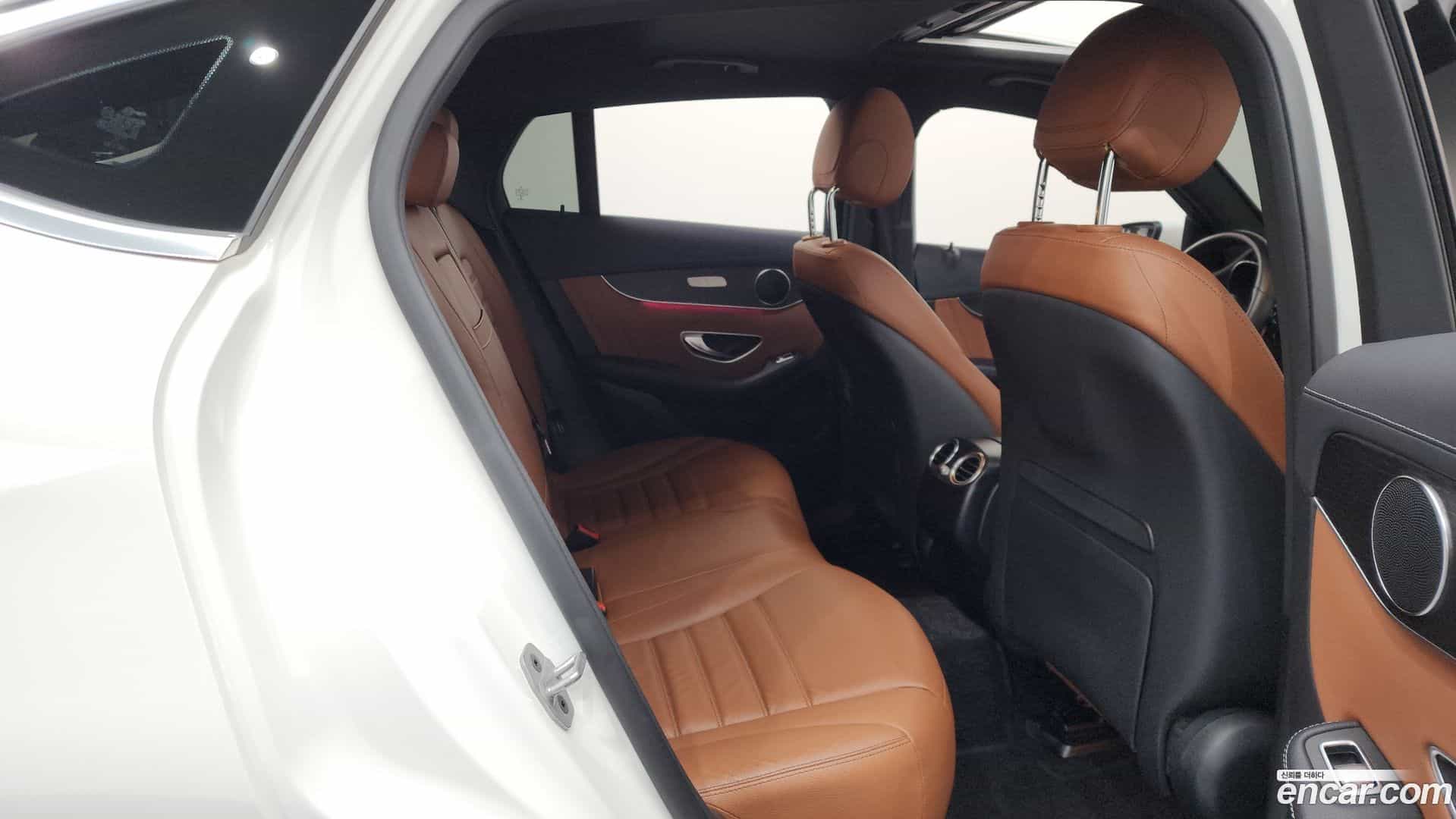 GLC-Class Mercedes-Benz 2021.3-OPTION-016