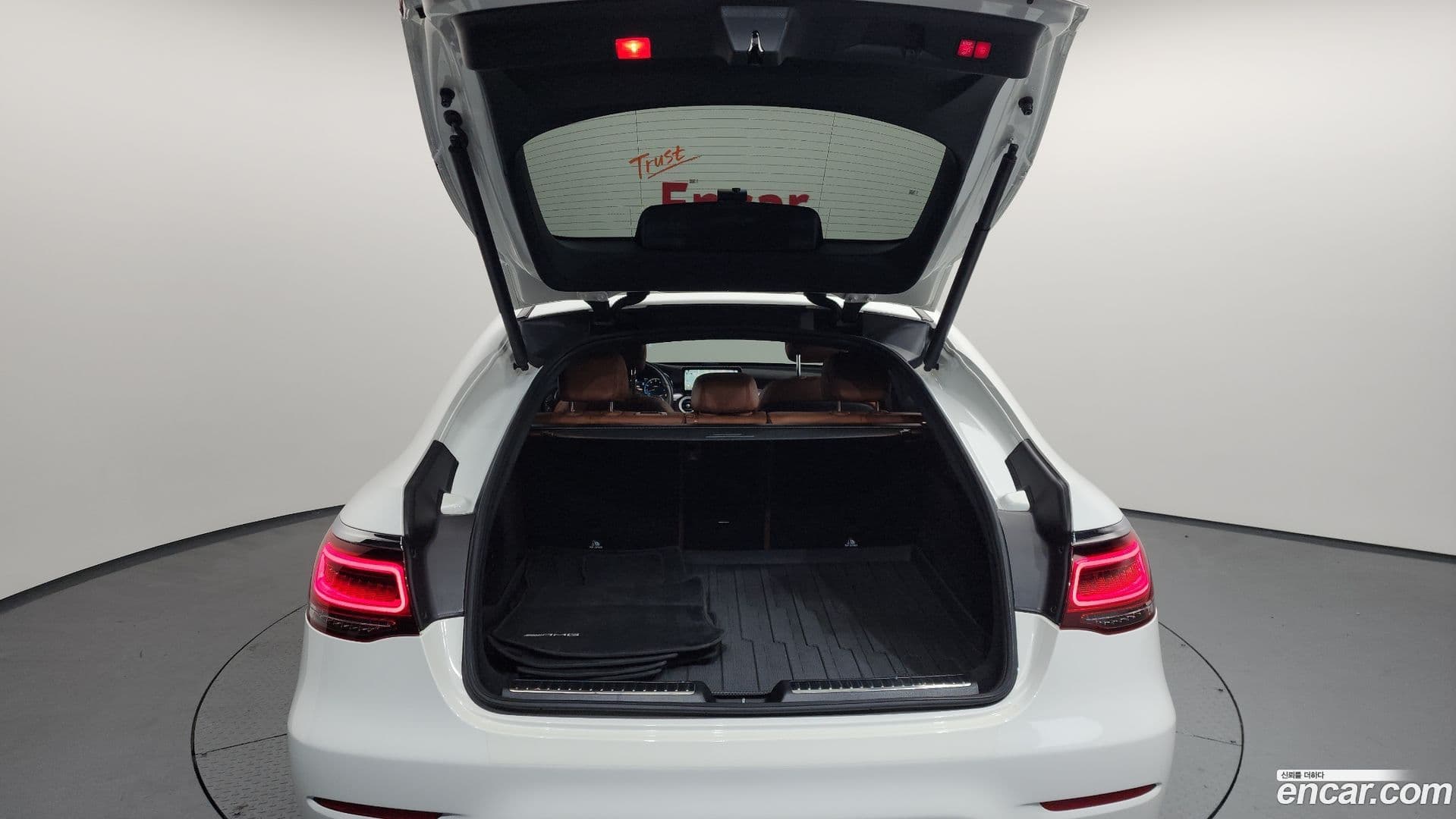 Main__Slider__Photo:GLC-Class Mercedes-Benz 2021.3-19