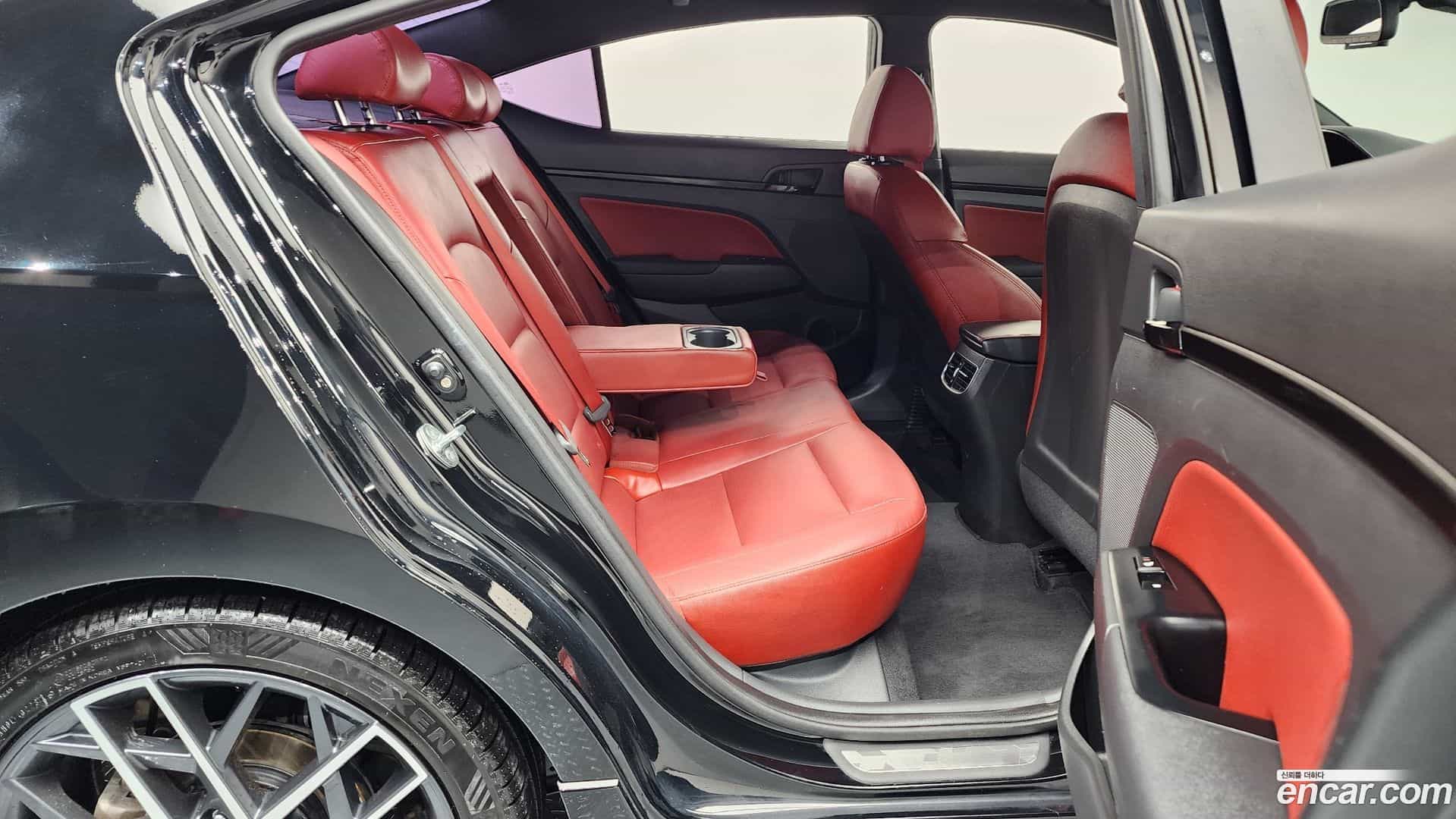 AVANTE Hyundai 2019.0-OPTION-016