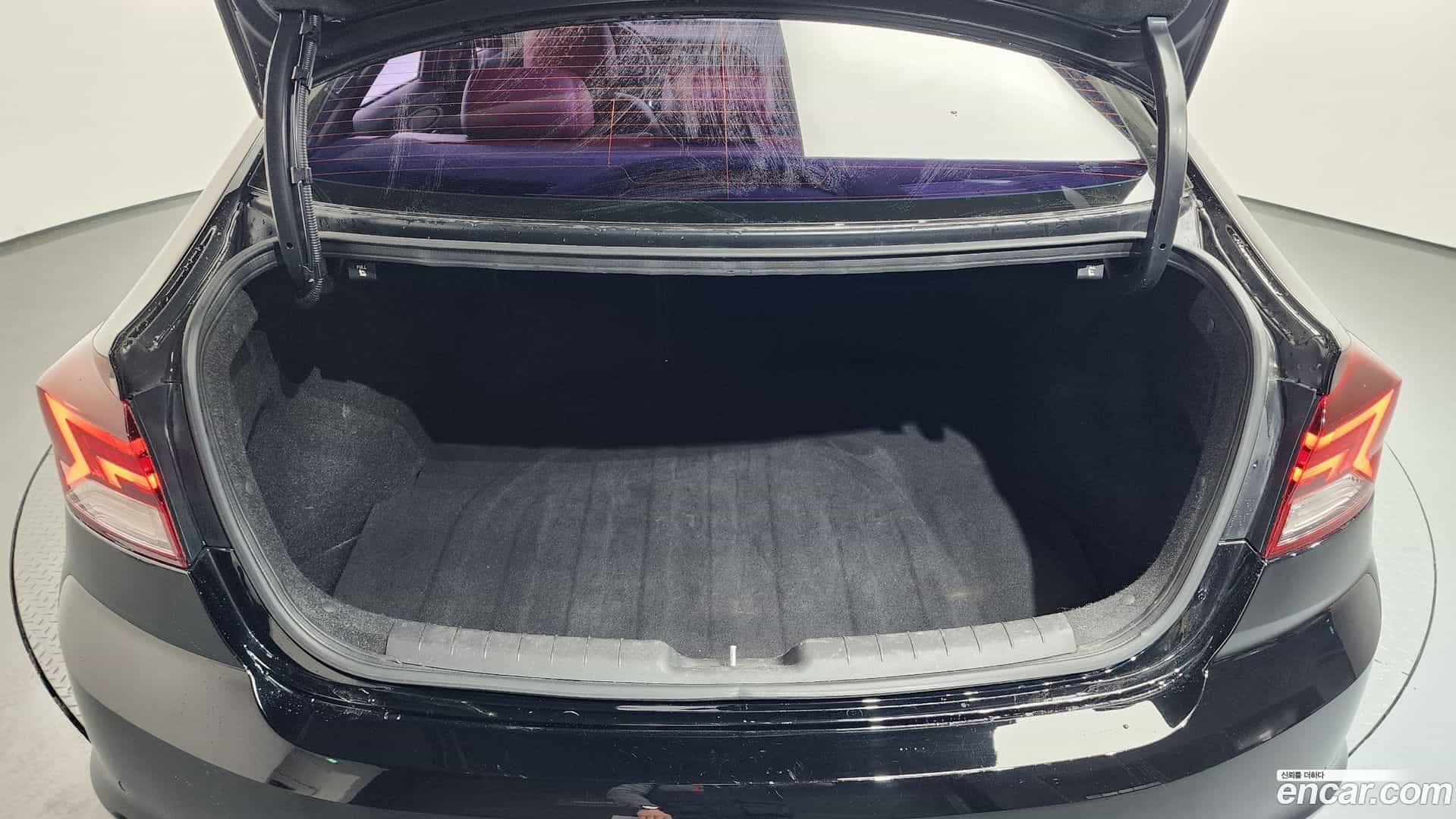 AVANTE Hyundai 2019.0-OPTION-024