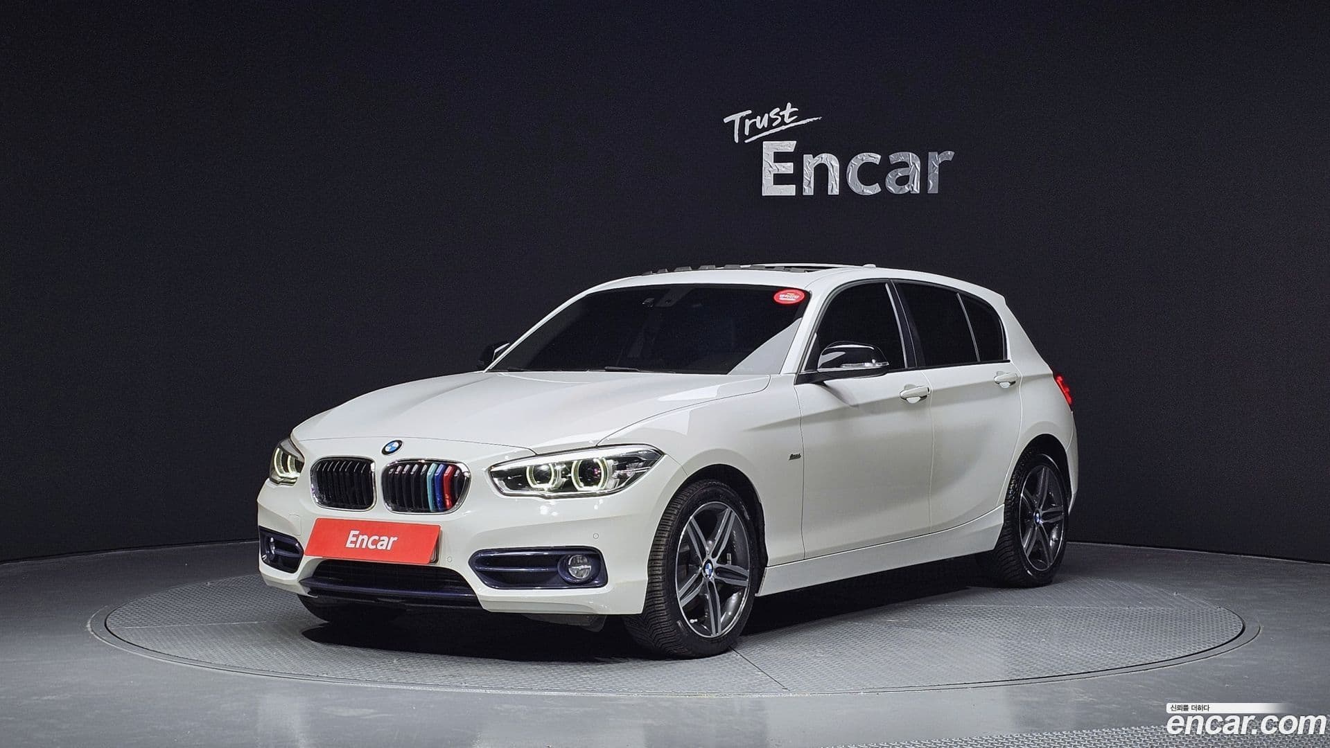 Main__Slider__Photo:1-Series BMW 2016.11-0