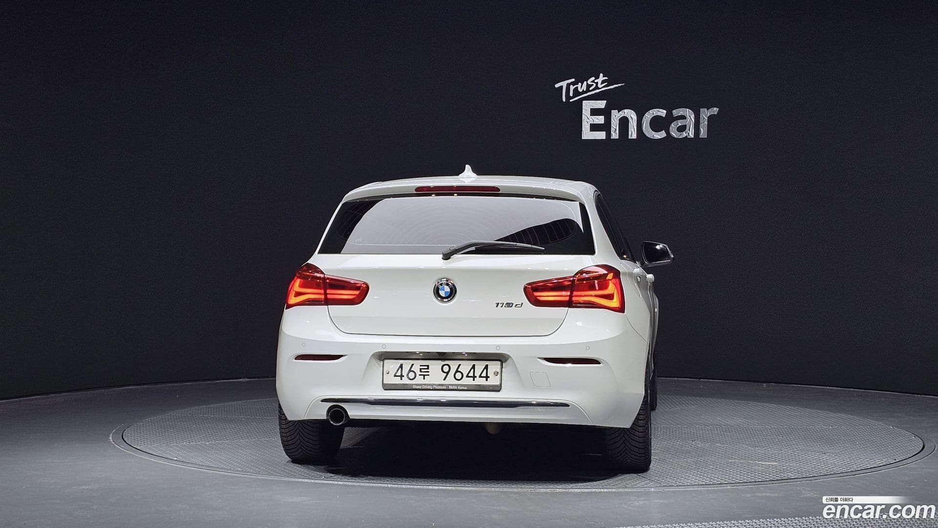 Main__Slider__Photo:1-Series BMW 2016.11-3