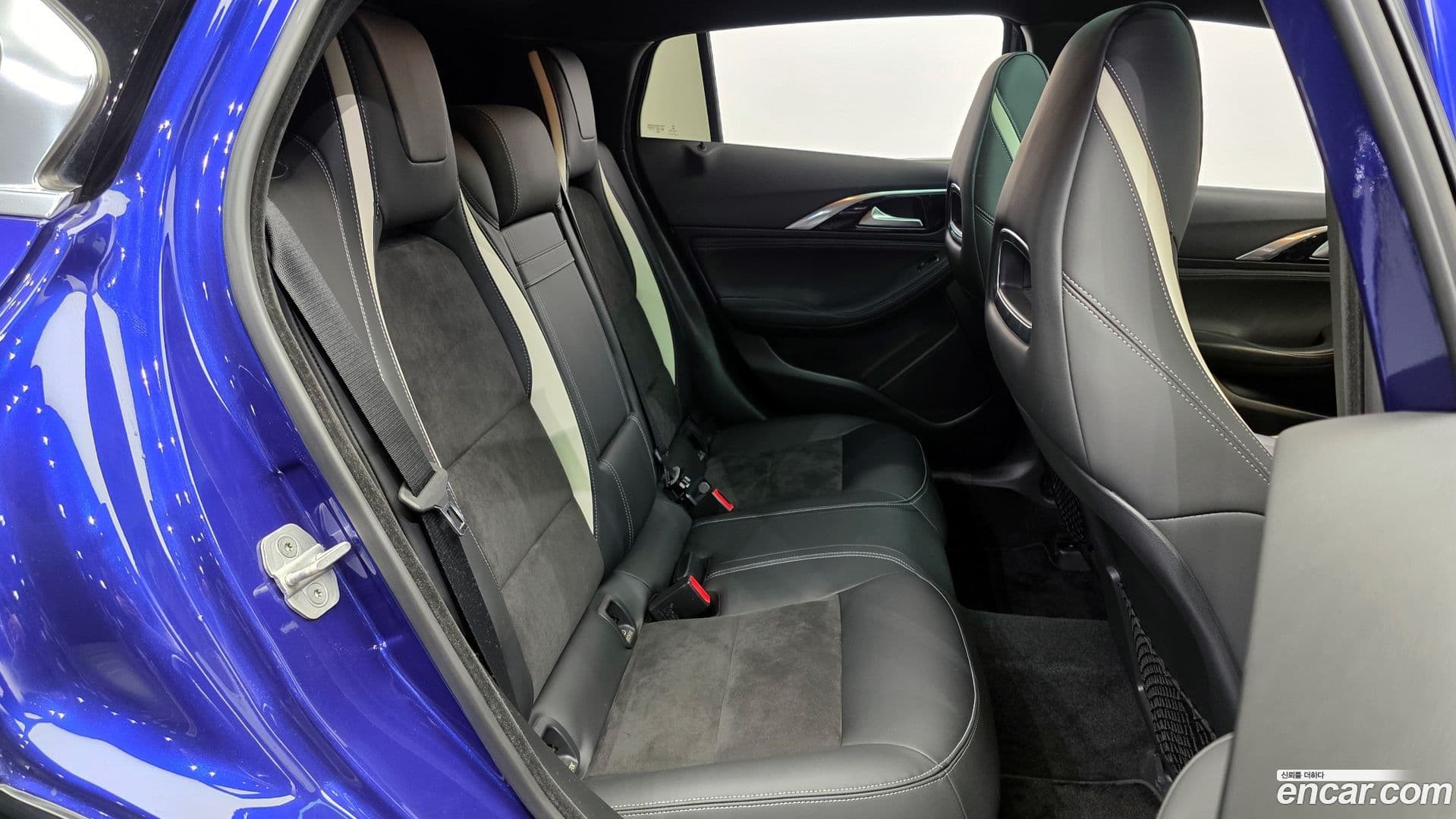 Main__Slider__Photo:Q30 Infiniti 2017.7-11