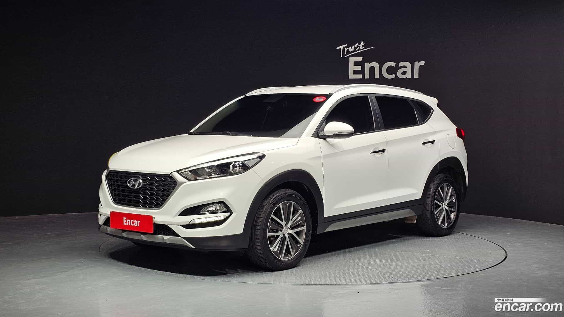 Tucson Hyundai 2016.10-OUTER-001