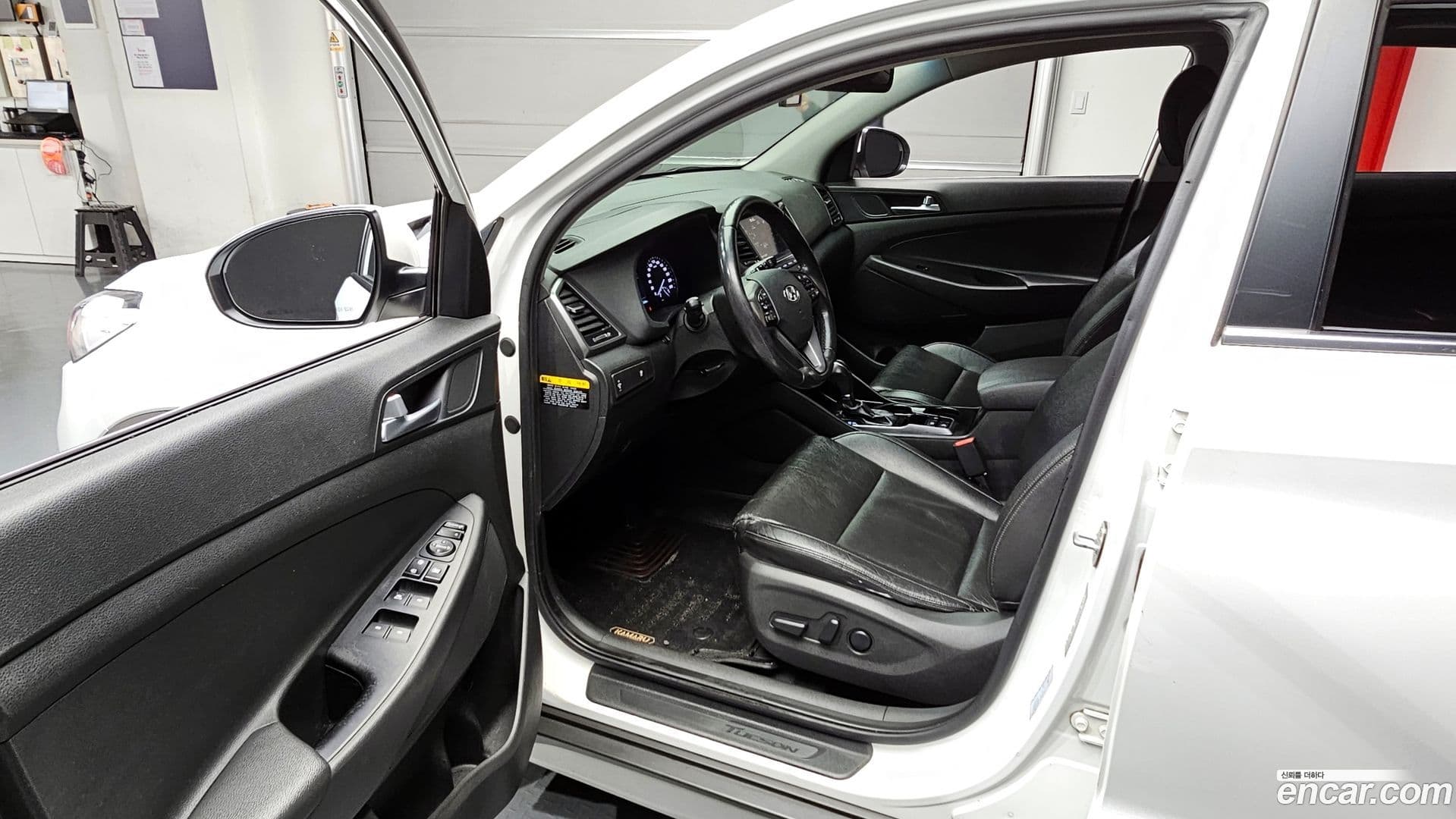 Main__Slider__Photo:Tucson Hyundai 2016.10-9