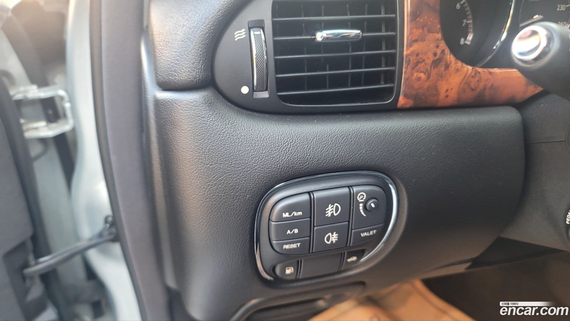 Main__Slider__Photo:Sovereign Jaguar 2007.4-13