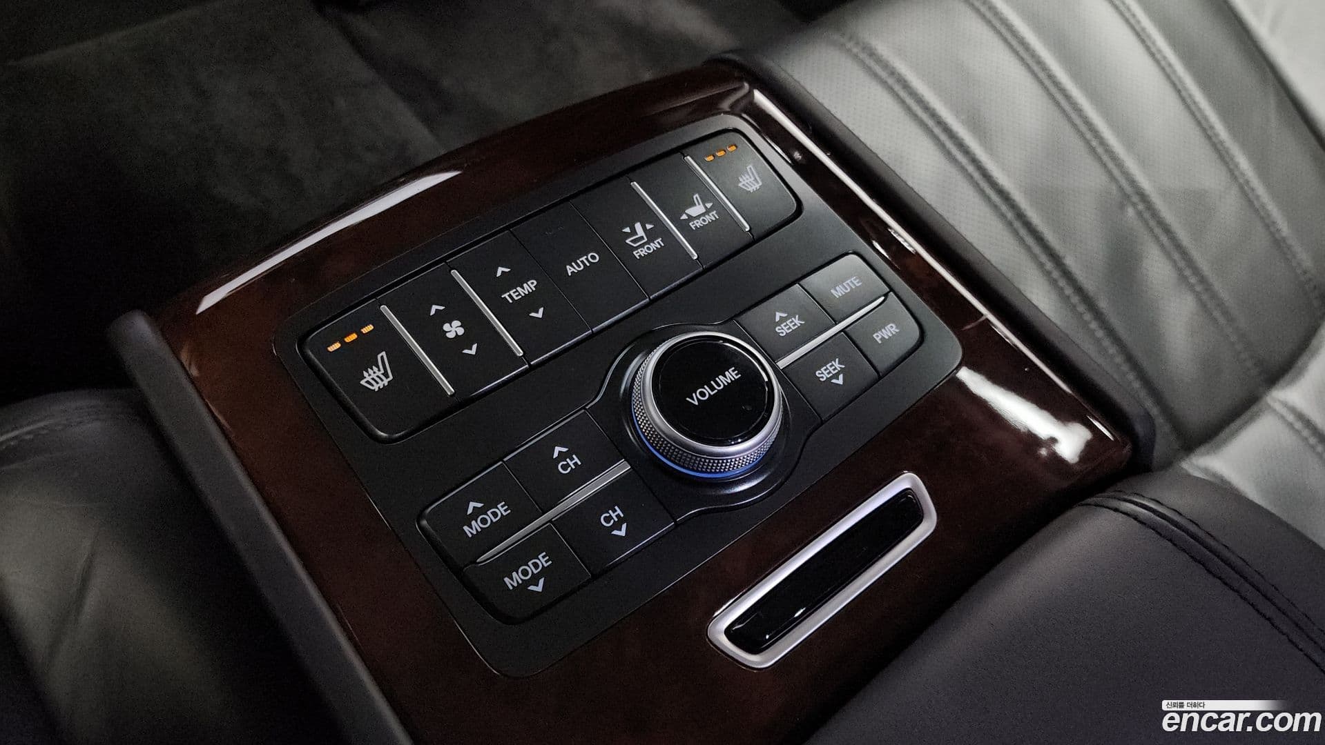 Main__Slider__Photo:Equus Hyundai 2011.3-18