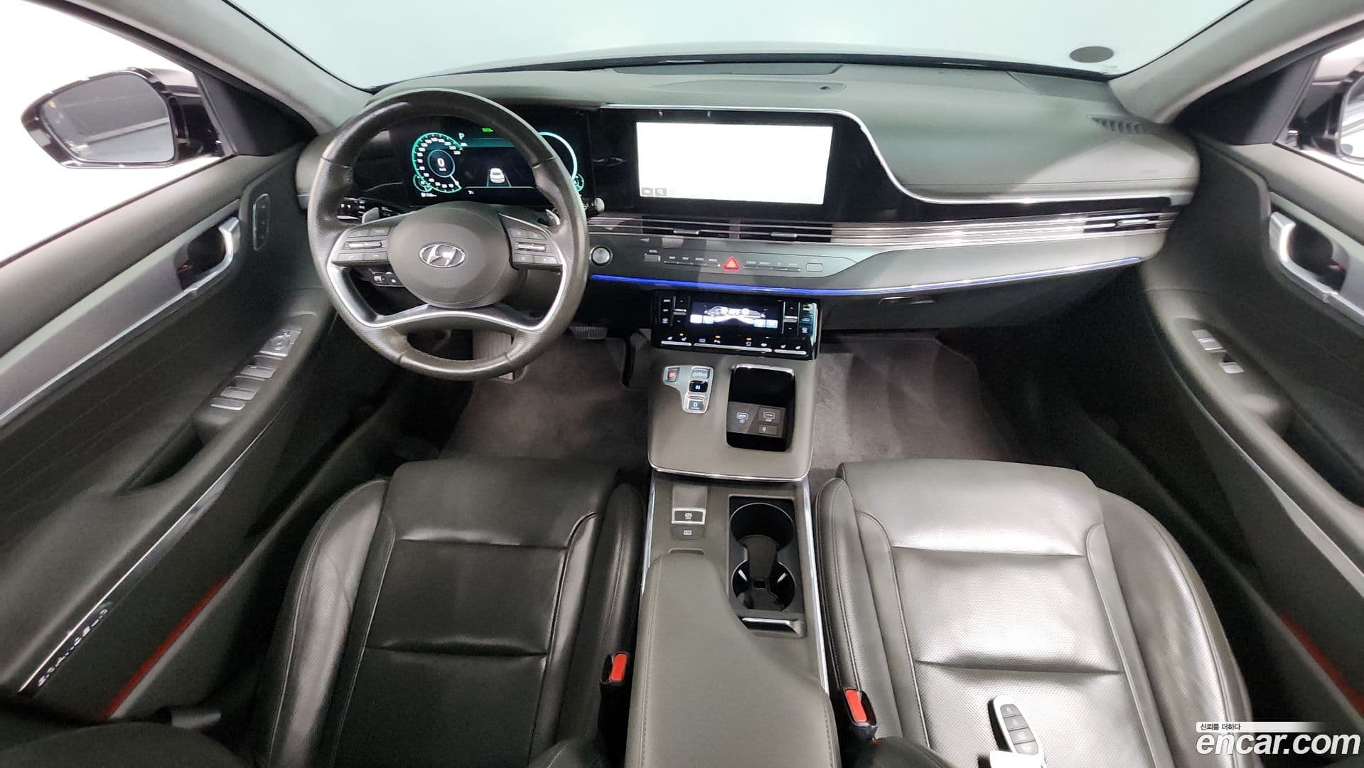 Main__Slider__Photo:Grandeur Hyundai 2020.2-6