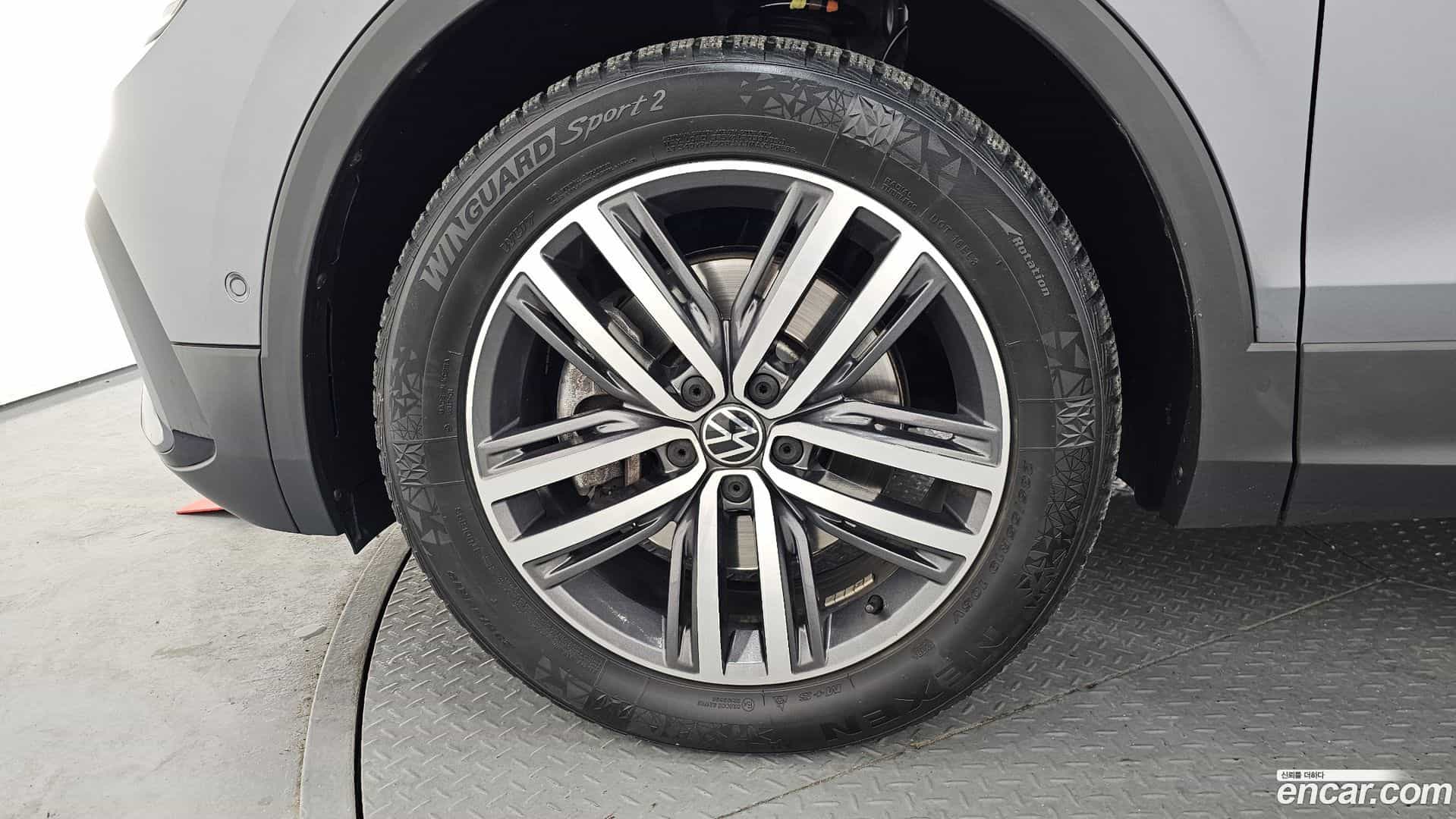 Tiguan Volkswagen 2022.8-OUTER-005