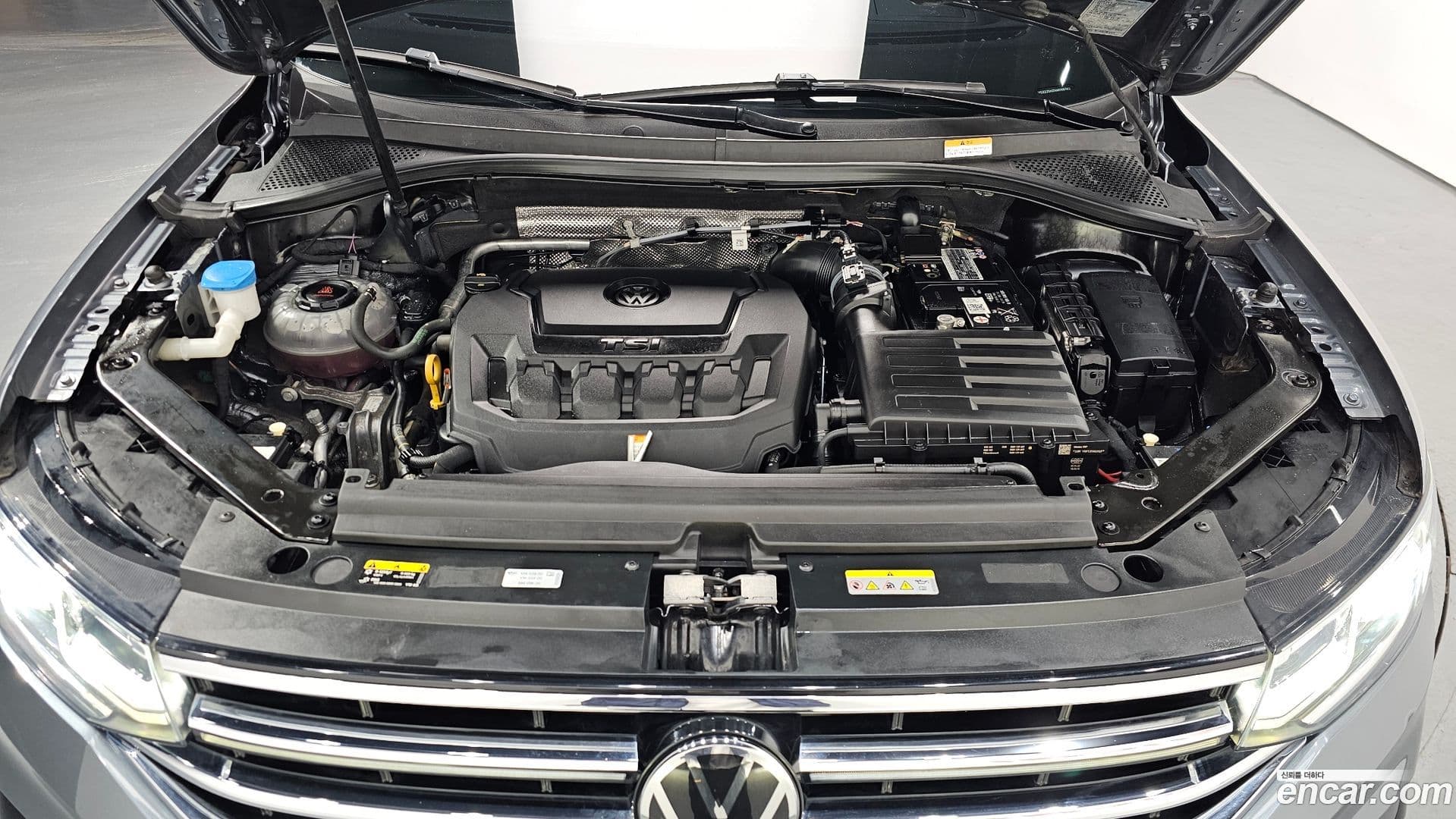 Main__Slider__Photo:Tiguan Volkswagen 2022.8-5