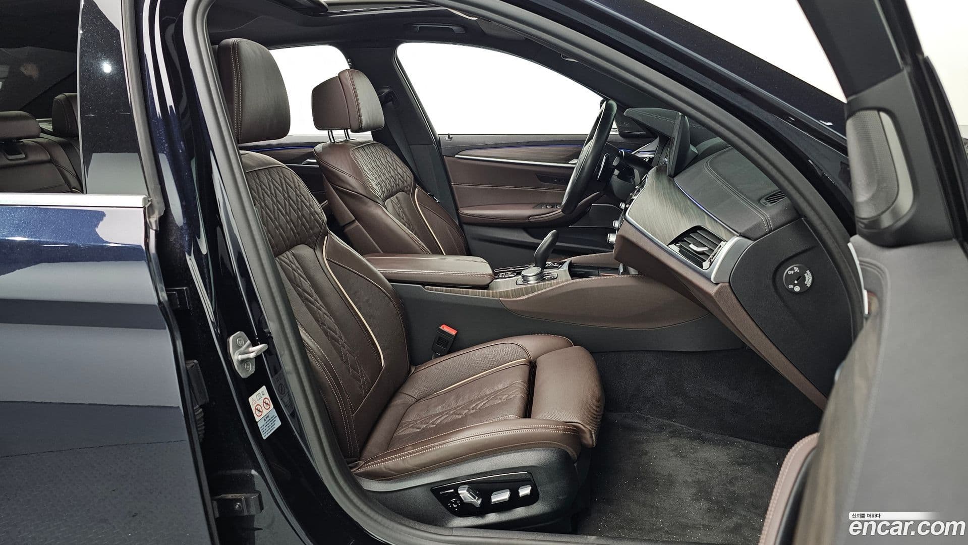 Main__Slider__Photo:5-Series BMW 2020.9-9