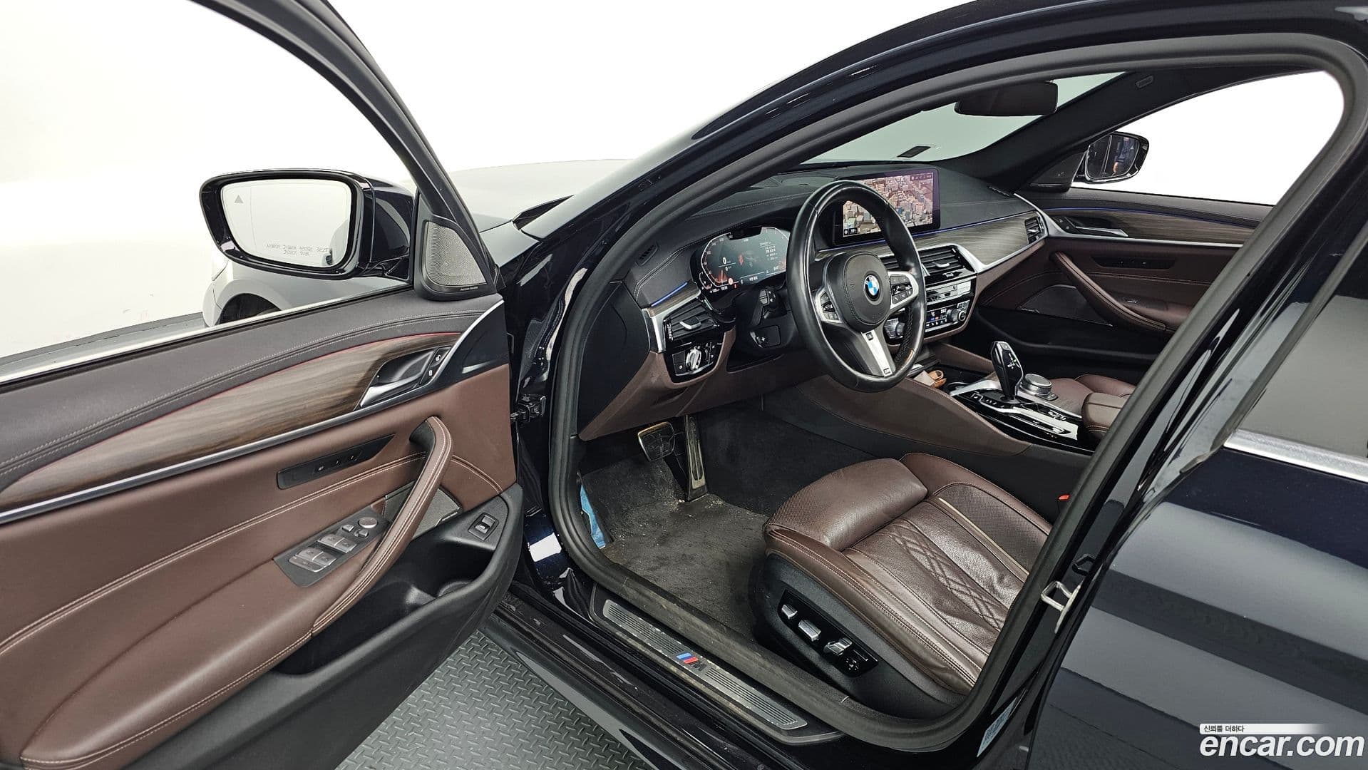 Main__Slider__Photo:5-Series BMW 2020.9-10