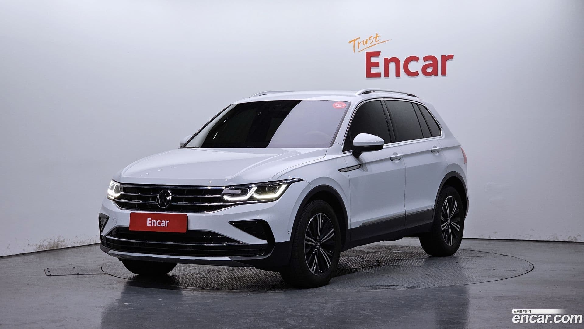 Main__Slider__Photo:Tiguan Volkswagen 2024.5-0